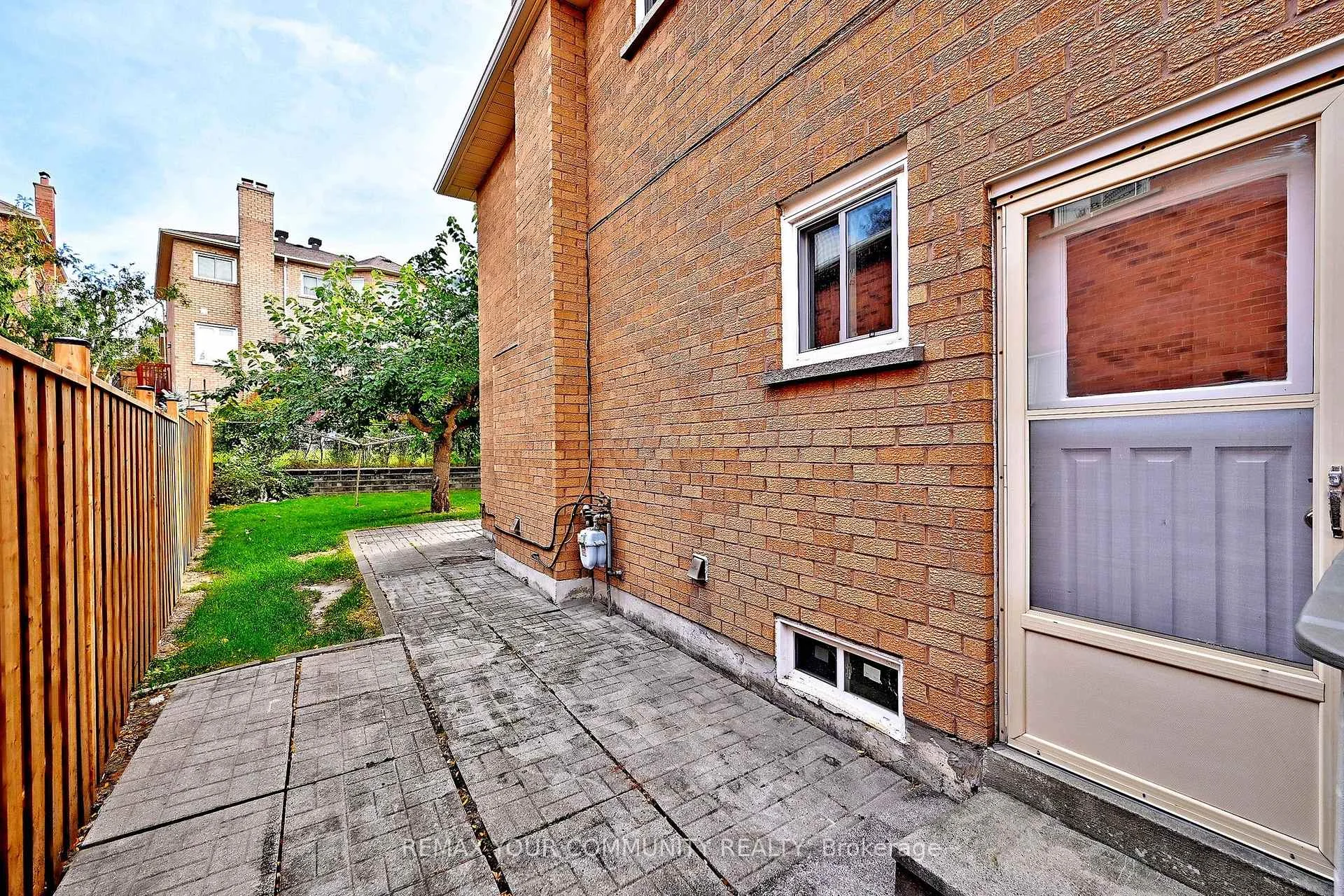 Photo 66 of 38 Muster Court, Markham, Buttonville — HOMEH