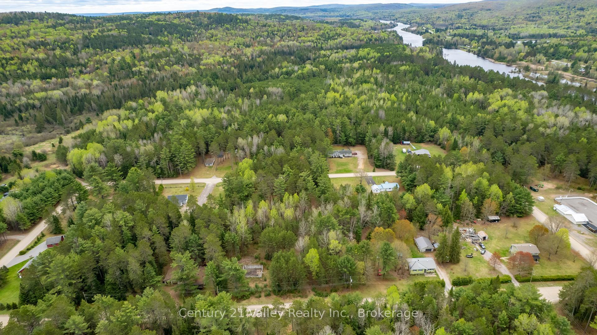 Photo 24 of 536 Pine Street, Greater Madawaska, Greater Madawaska — HOMEH