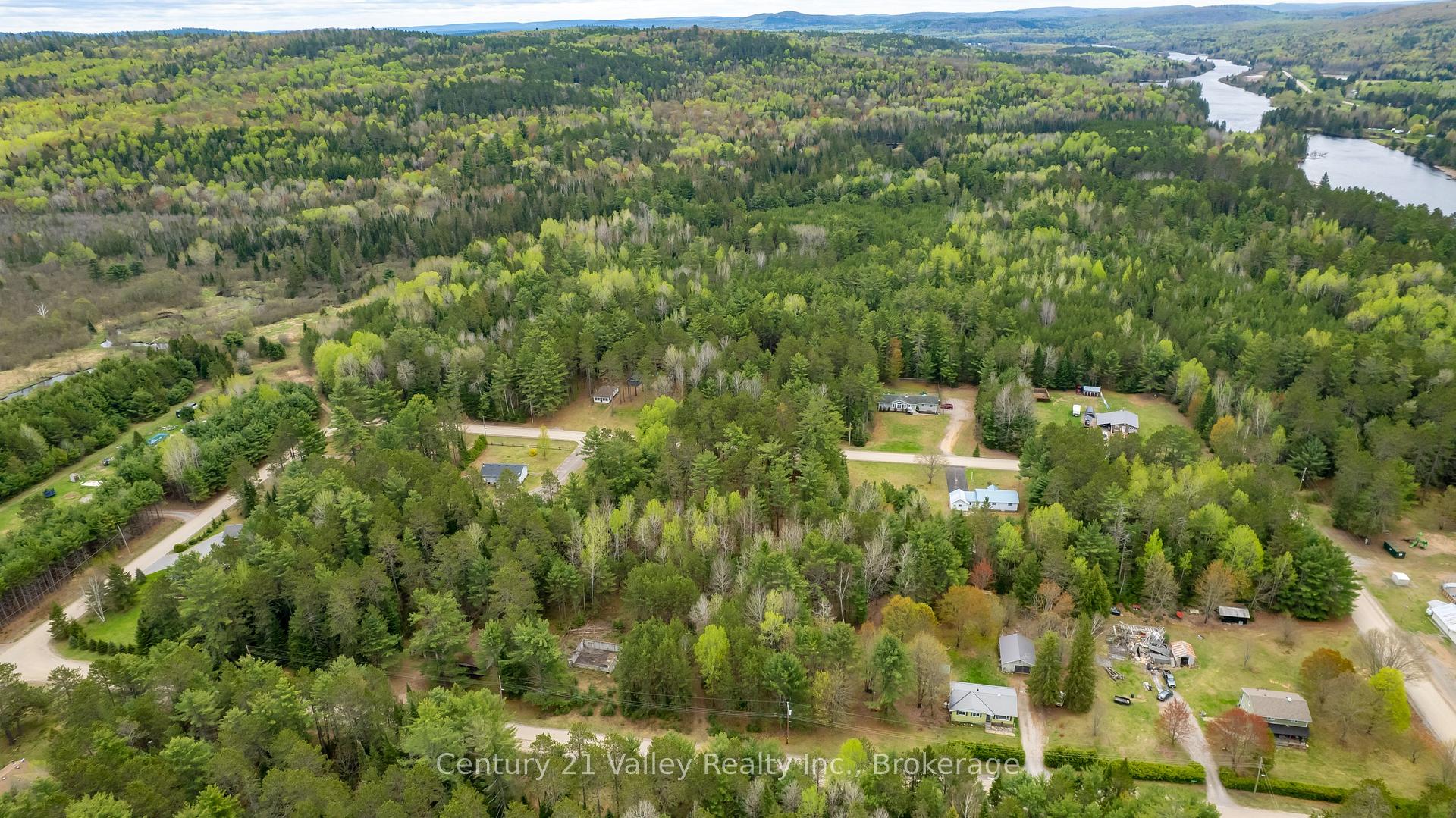 Photo 25 of 536 Pine Street, Greater Madawaska, Greater Madawaska — HOMEH