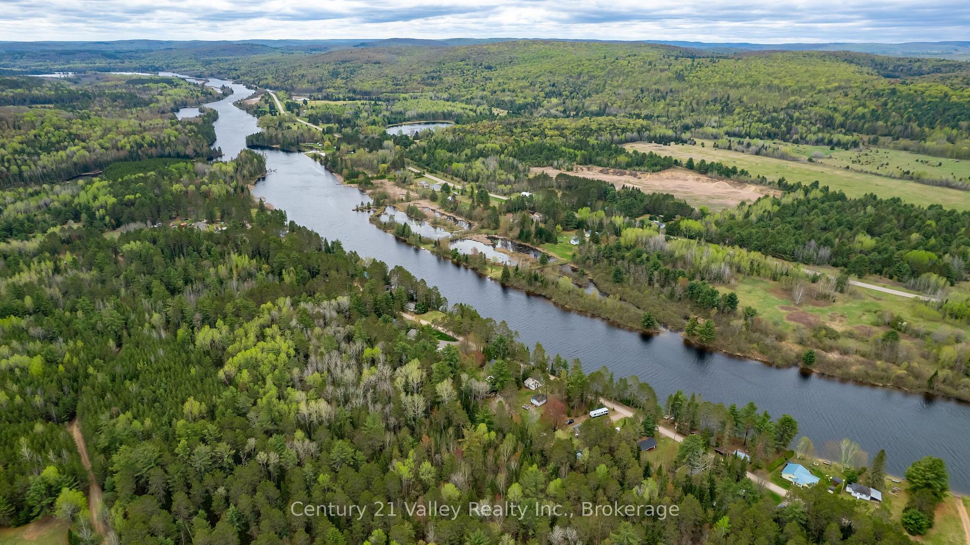 Photo 26 of 536 Pine Street, Greater Madawaska, Greater Madawaska — HOMEH