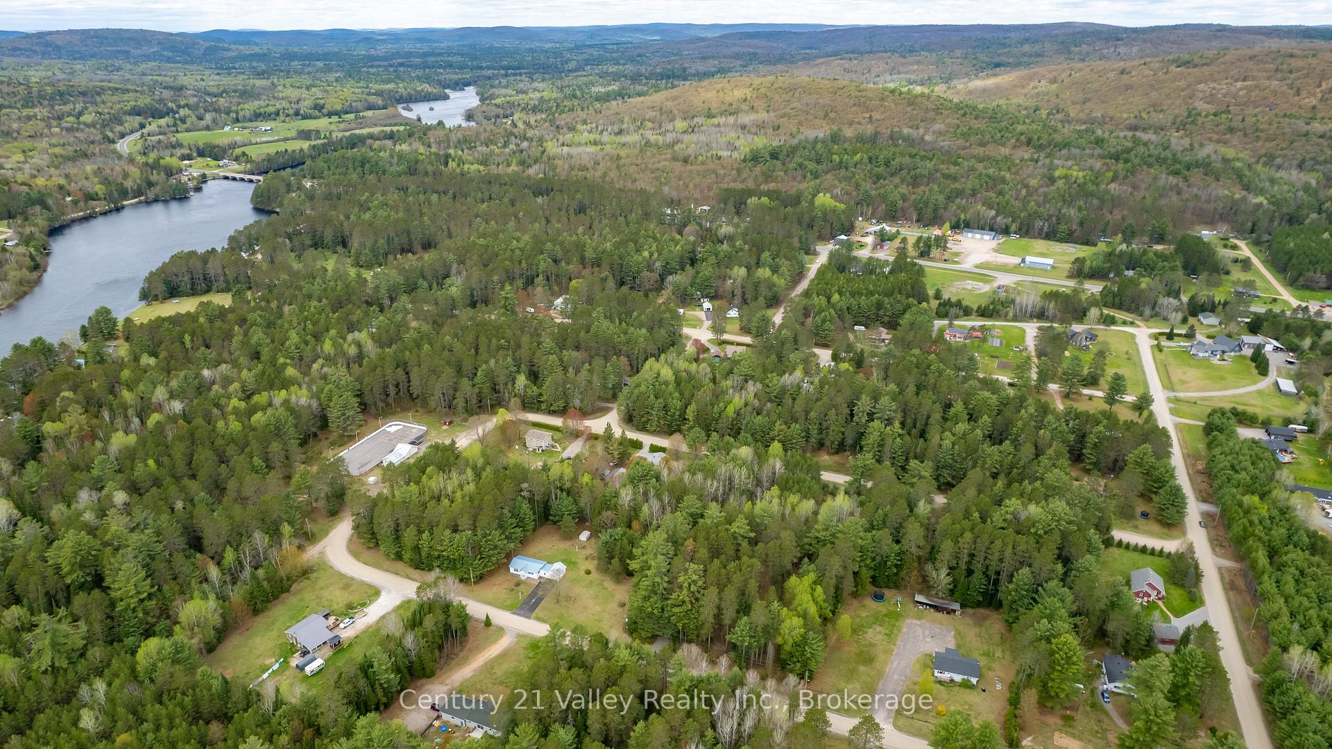 Photo 32 of 536 Pine Street, Greater Madawaska, Greater Madawaska — HOMEH