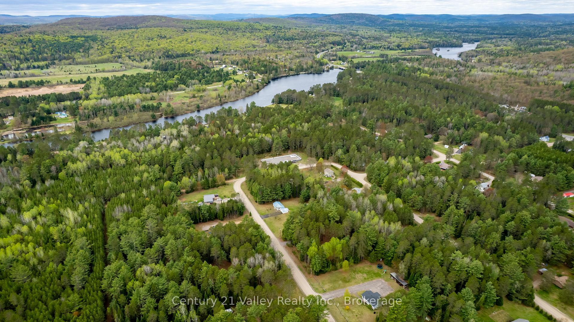 Photo 34 of 536 Pine Street, Greater Madawaska, Greater Madawaska — HOMEH