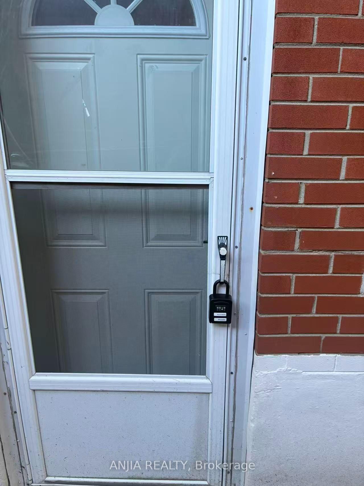 Photo 12 of 86 Santa Barbara Road, North York, Willowdale West — HOMEH