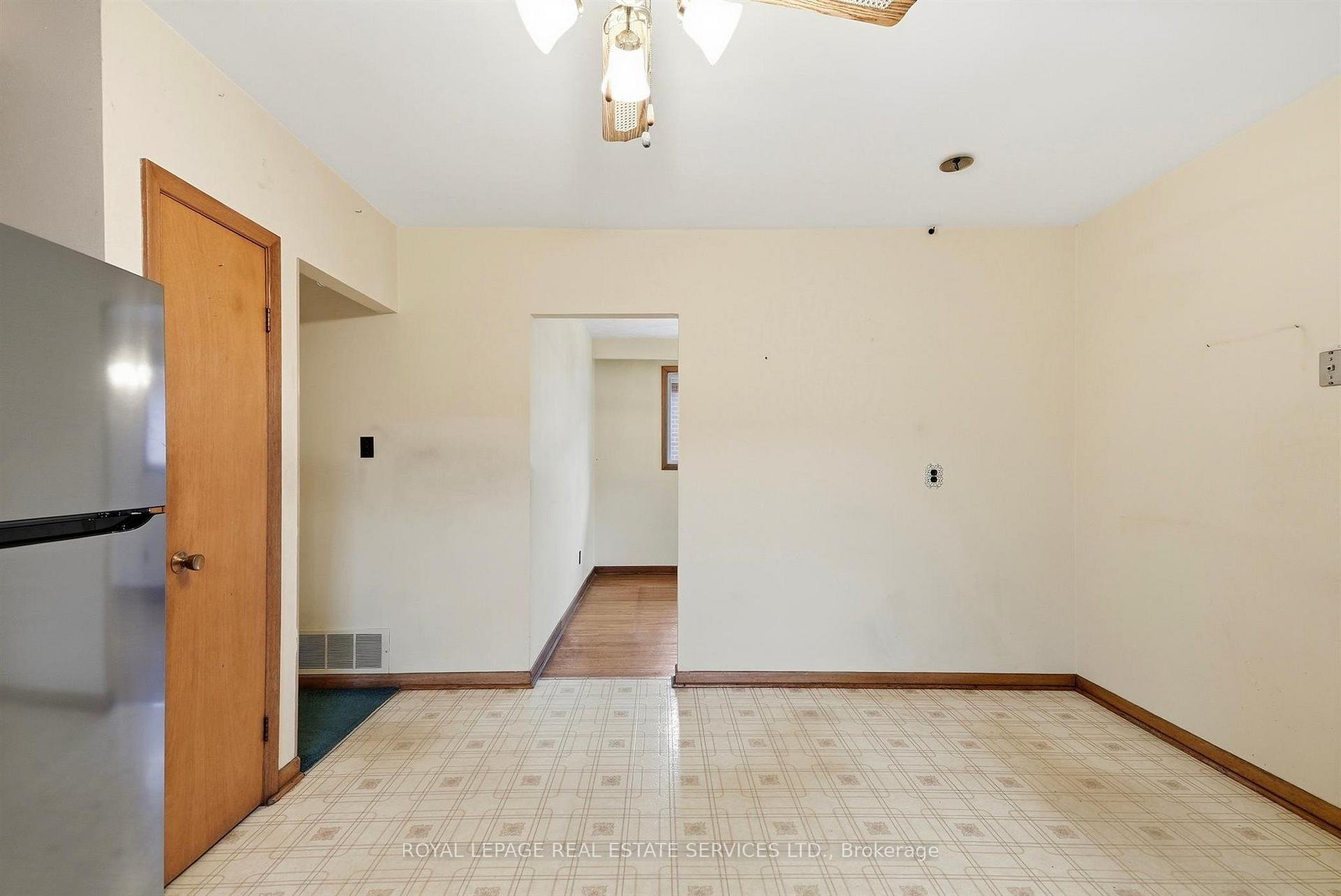Photo 15 of 30 Vanguard Drive, Etobicoke, Islington-City Centre West — HOMEH