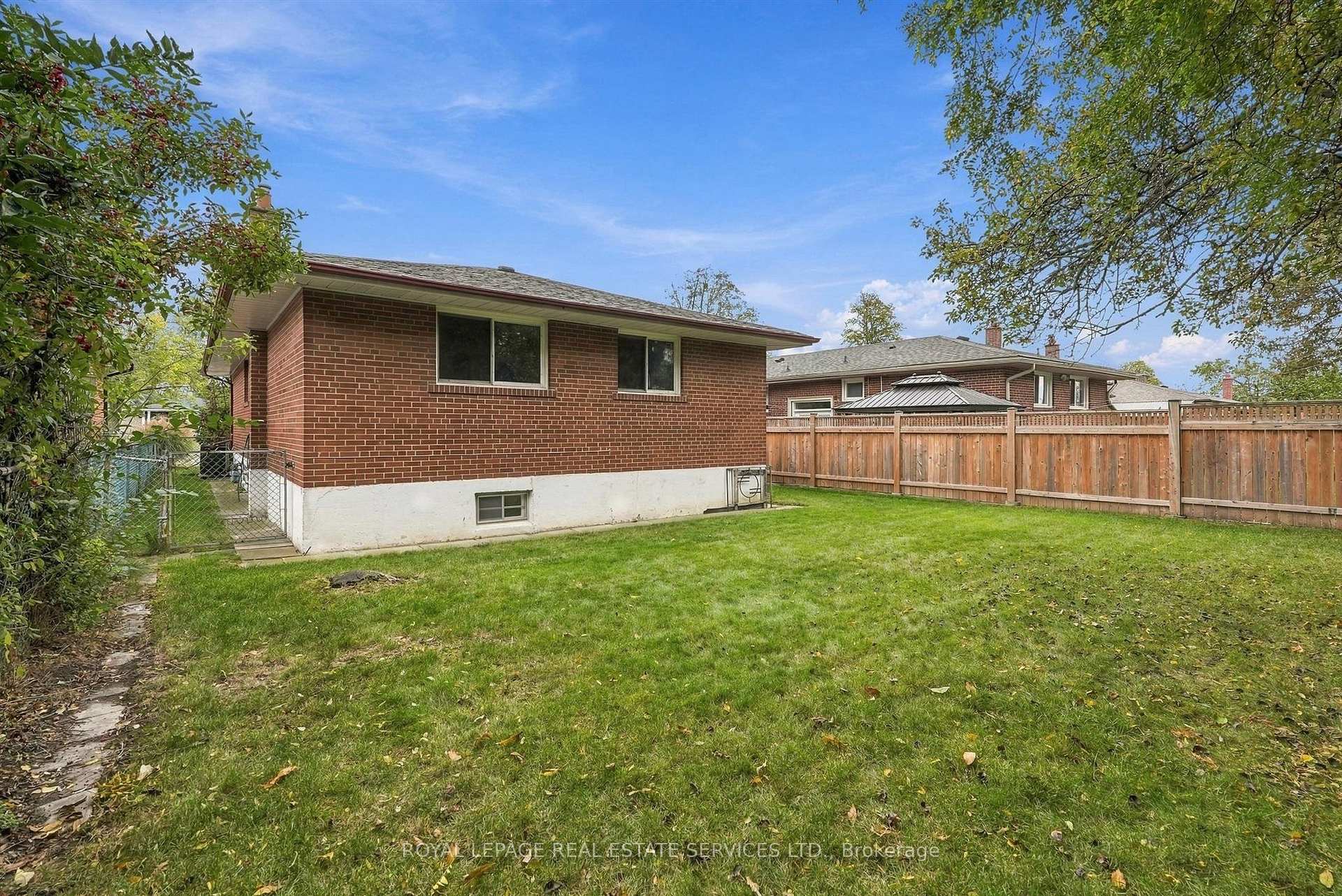 Photo 38 of 30 Vanguard Drive, Etobicoke, Islington-City Centre West — HOMEH