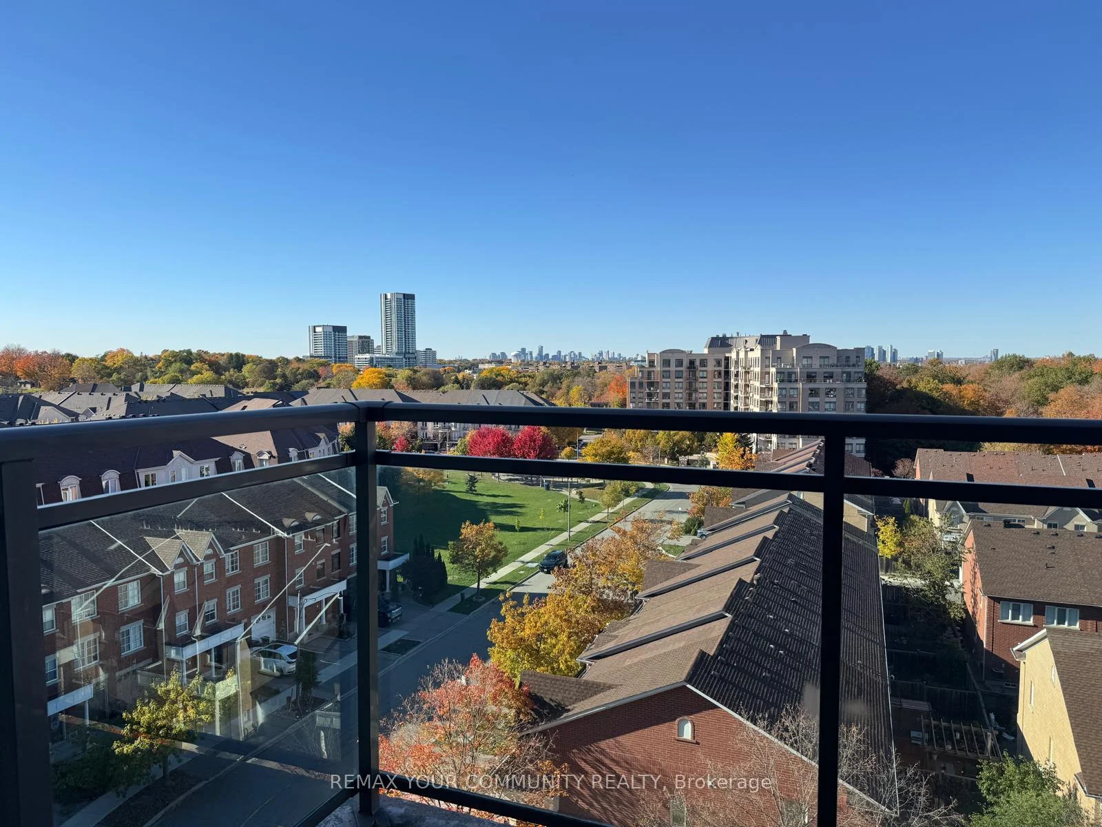 Photo 10 of Unit 827, 120 Dallimore Circle, North York, Banbury-Don Mills — HOMEH