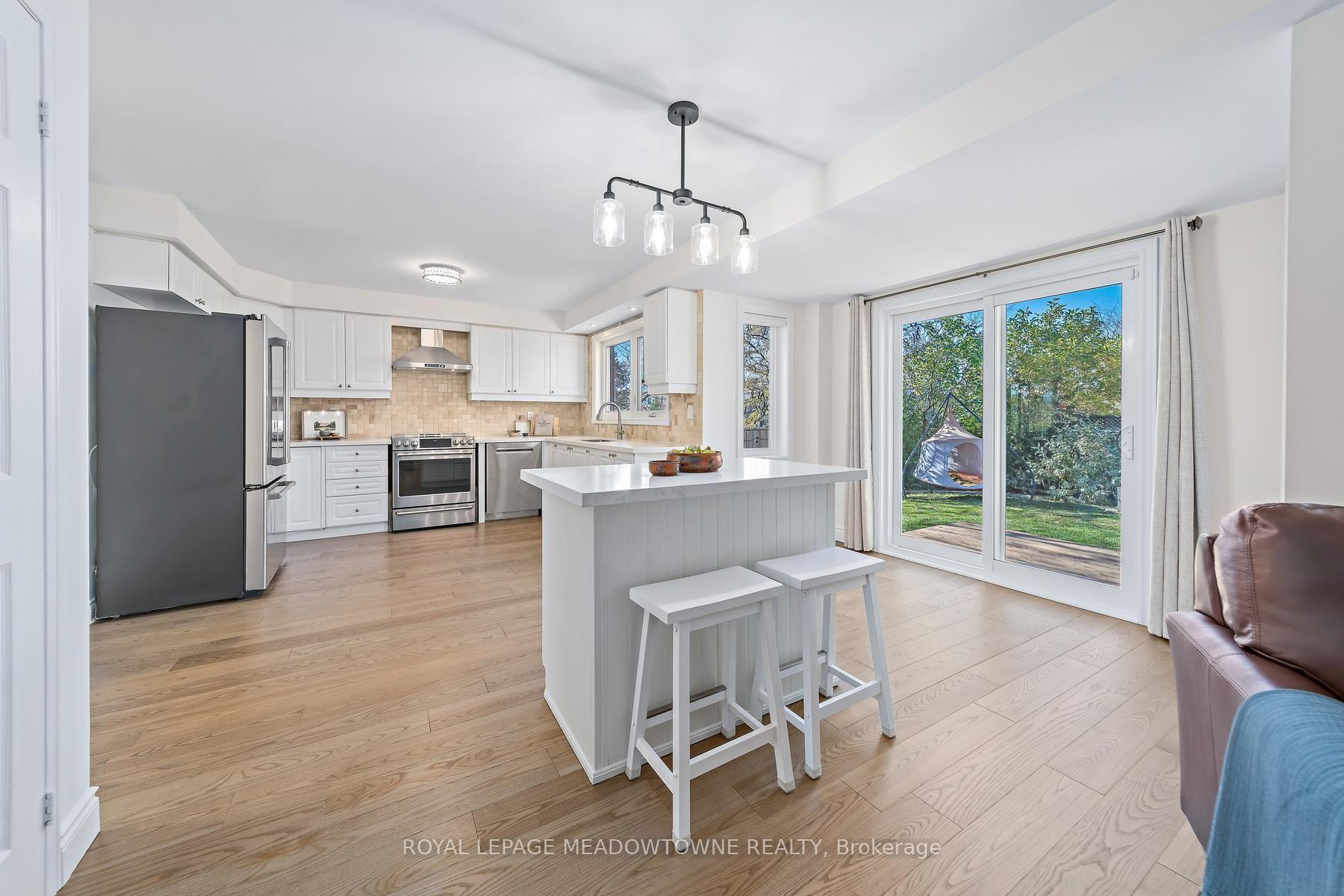 Photo 15 of 82 Eaton Street, Halton Hills, Georgetown — HOMEH