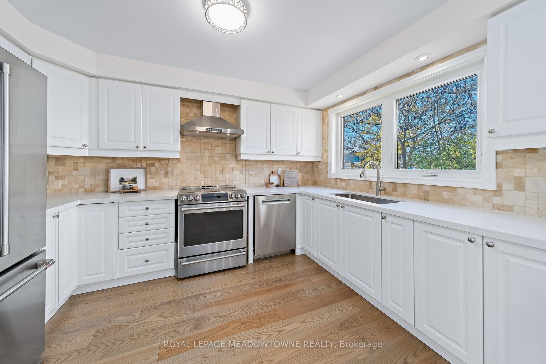 Photo 19 of 82 Eaton Street, Halton Hills, Georgetown — HOMEH