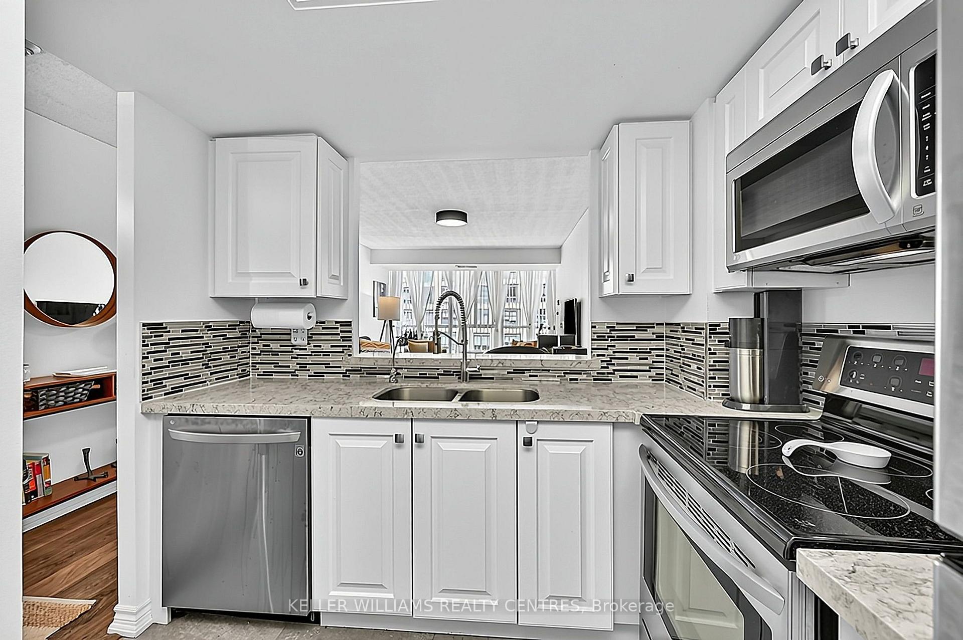Photo 11 of Unit 408, 270 Davis Drive, Newmarket, Central Newmarket — HOMEH