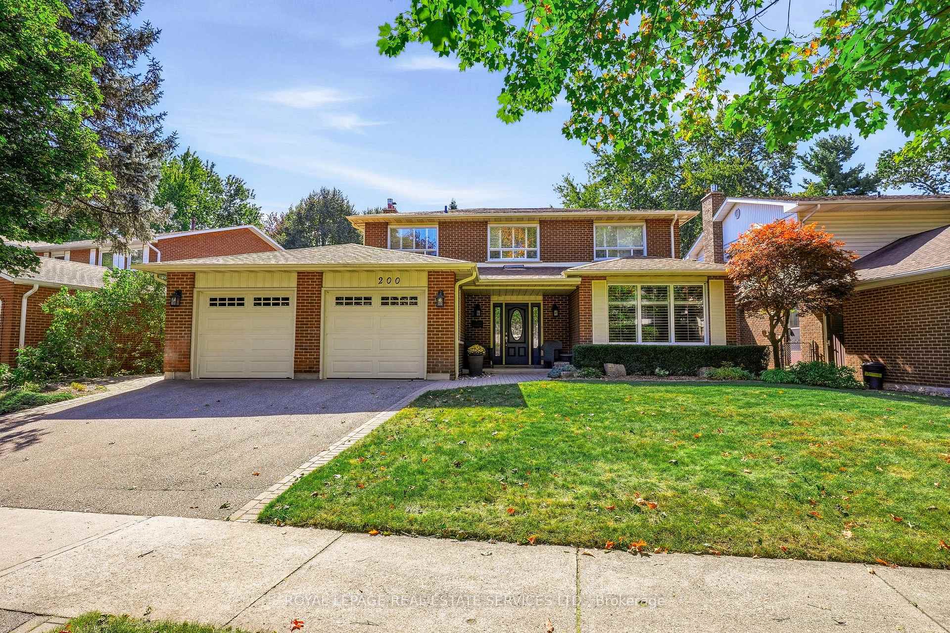 Photo 2 of 200 All Saints Crescent, Oakville, Ford — HOMEH