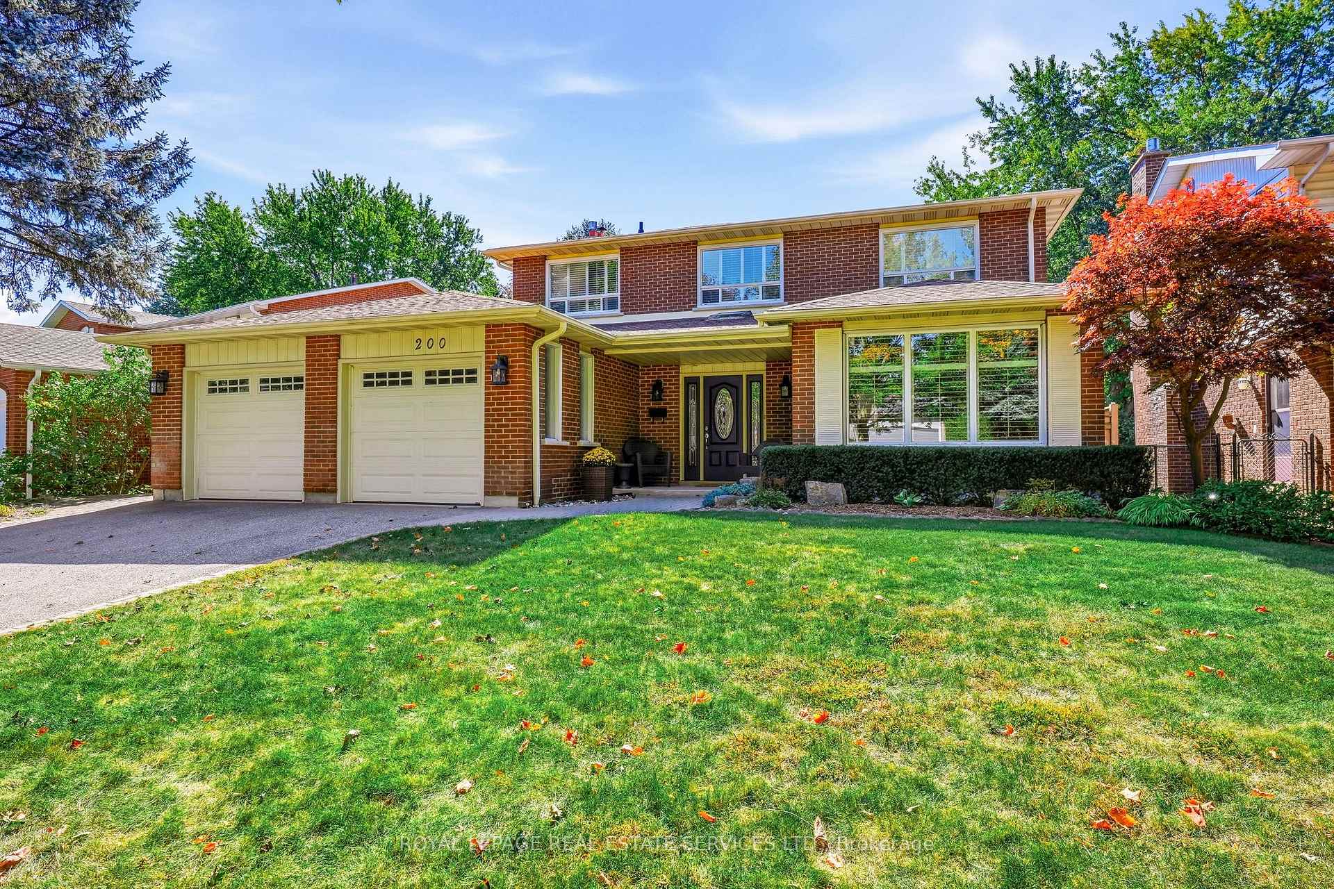Photo 4 of 200 All Saints Crescent, Oakville, Ford — HOMEH
