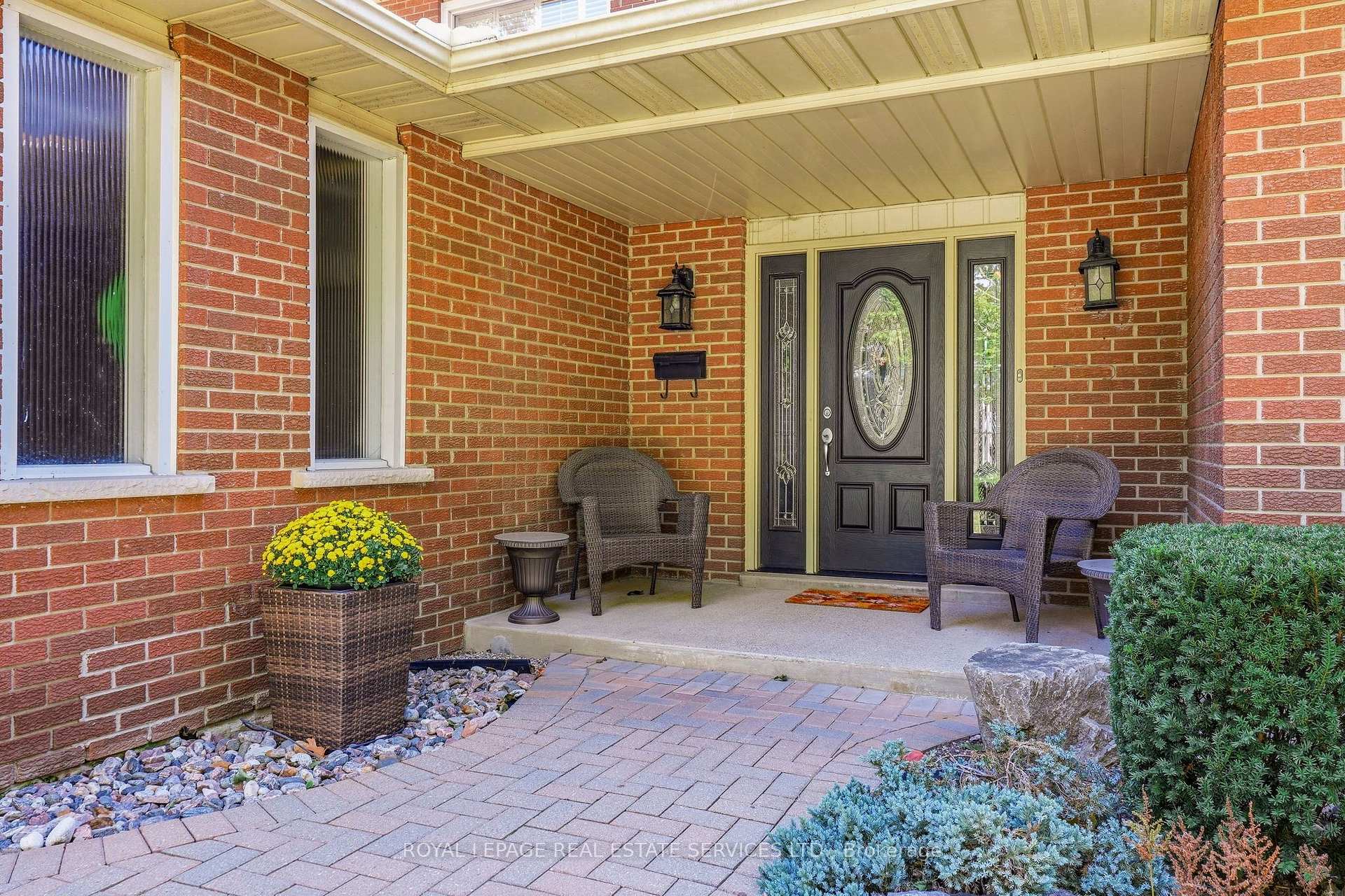 Photo 5 of 200 All Saints Crescent, Oakville, Ford — HOMEH