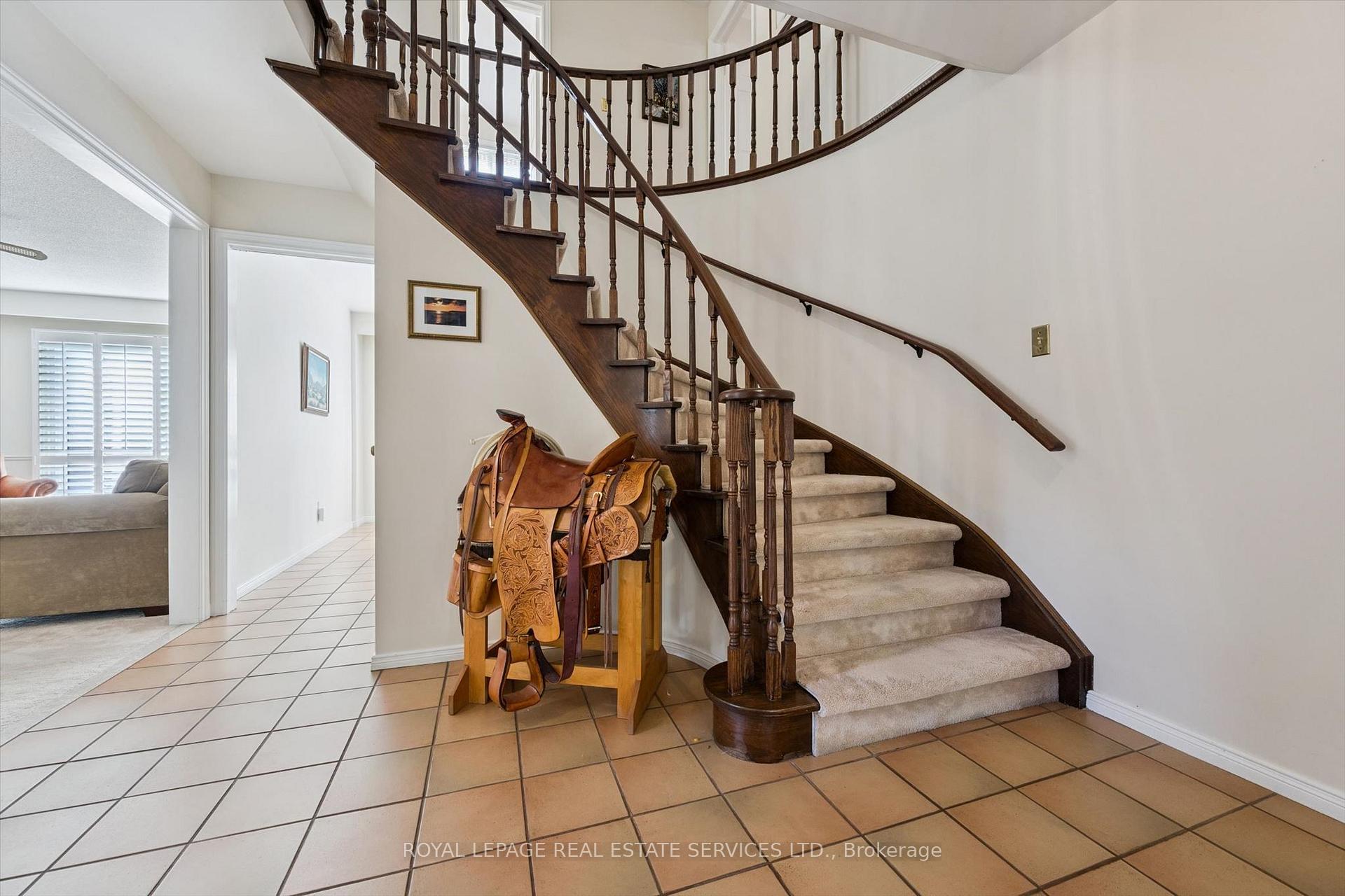 Photo 22 of 200 All Saints Crescent, Oakville, Ford — HOMEH