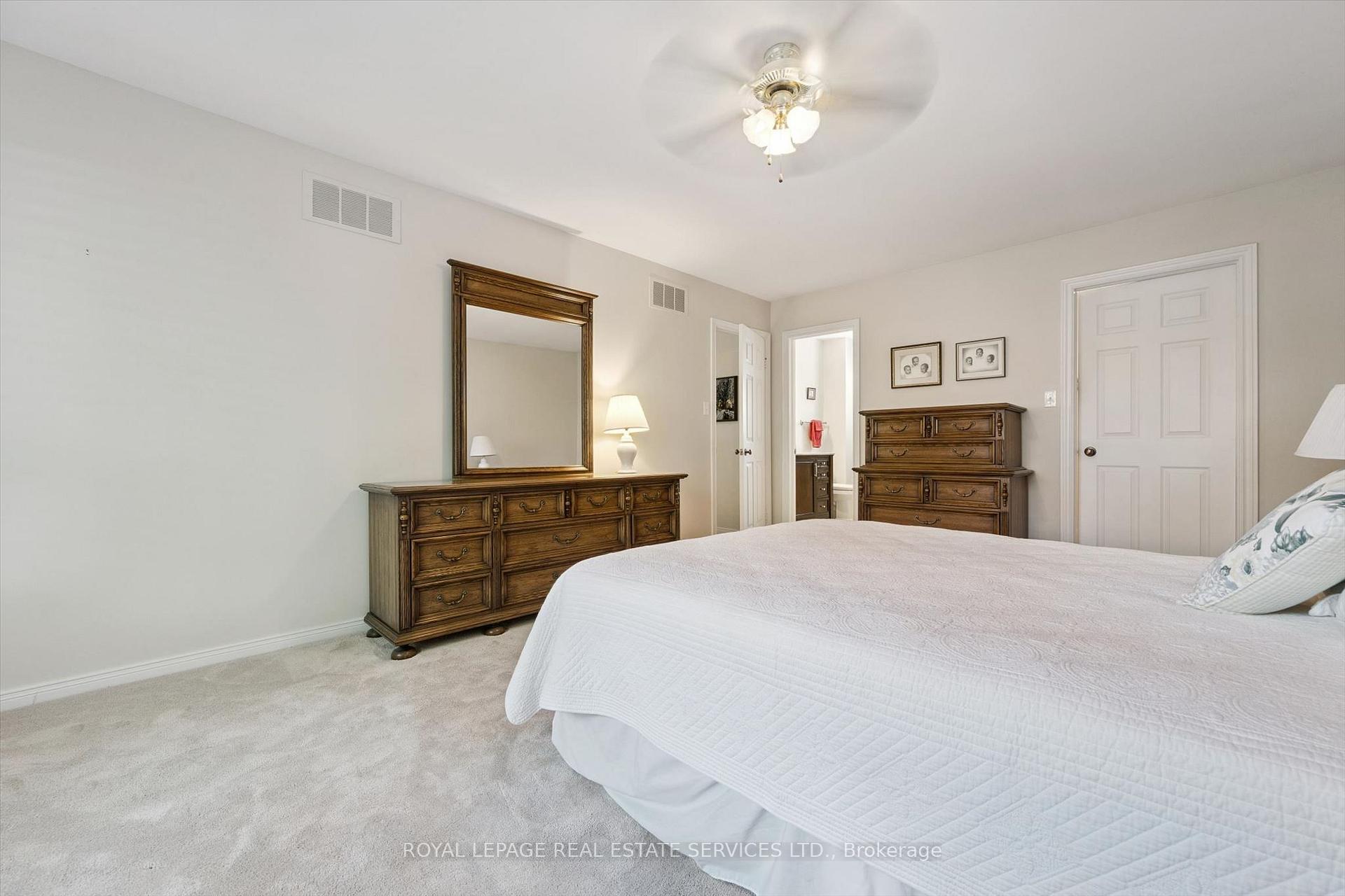 Photo 26 of 200 All Saints Crescent, Oakville, Ford — HOMEH