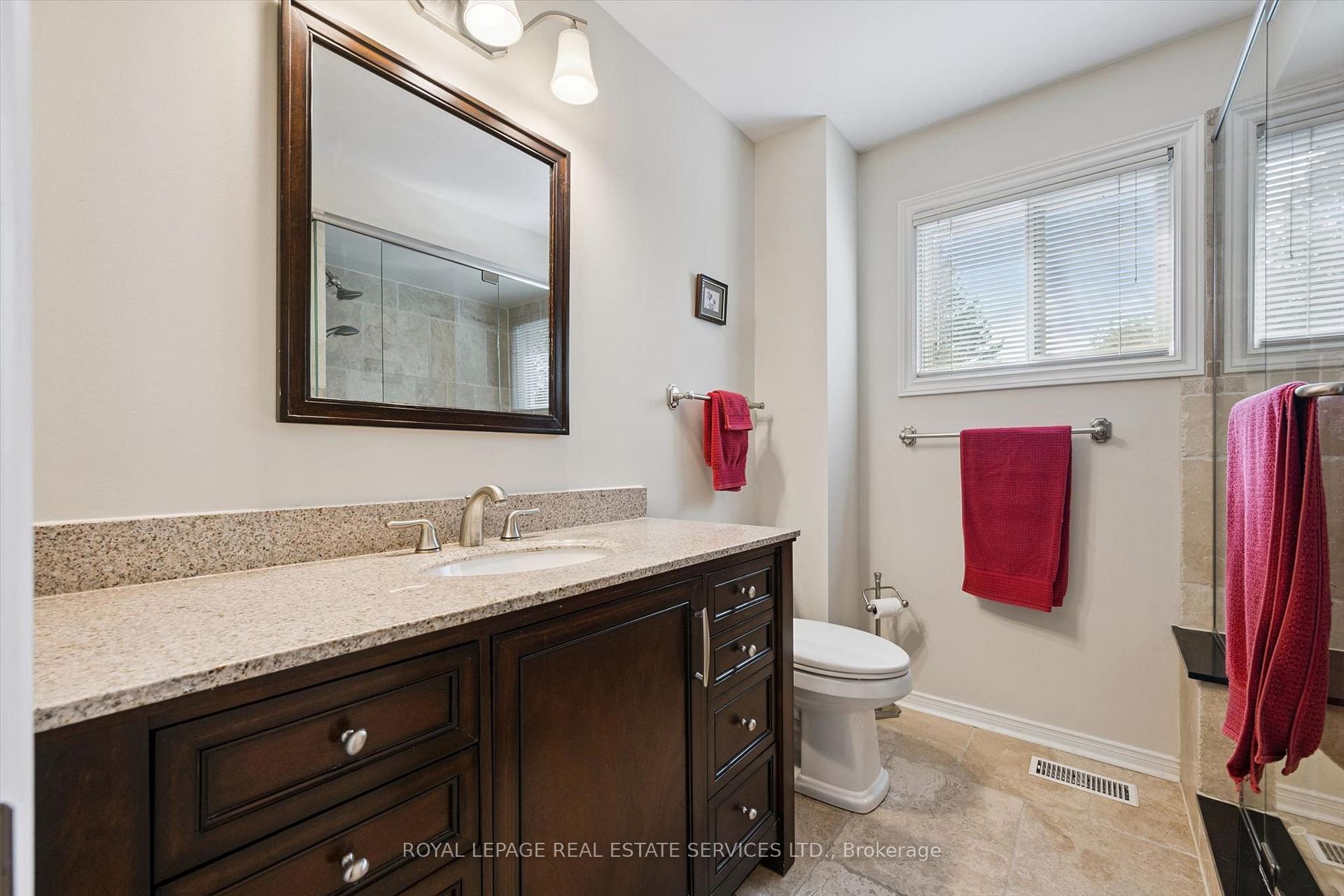 Photo 28 of 200 All Saints Crescent, Oakville, Ford — HOMEH
