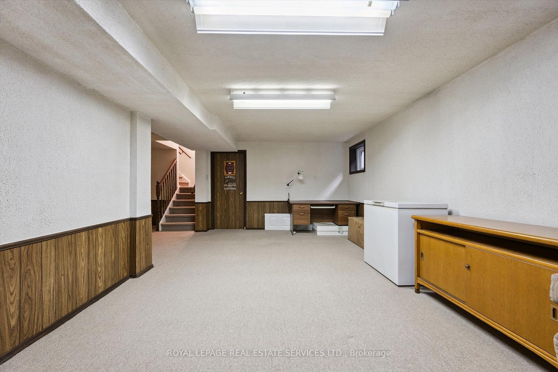 Photo 41 of 200 All Saints Crescent, Oakville, Ford — HOMEH