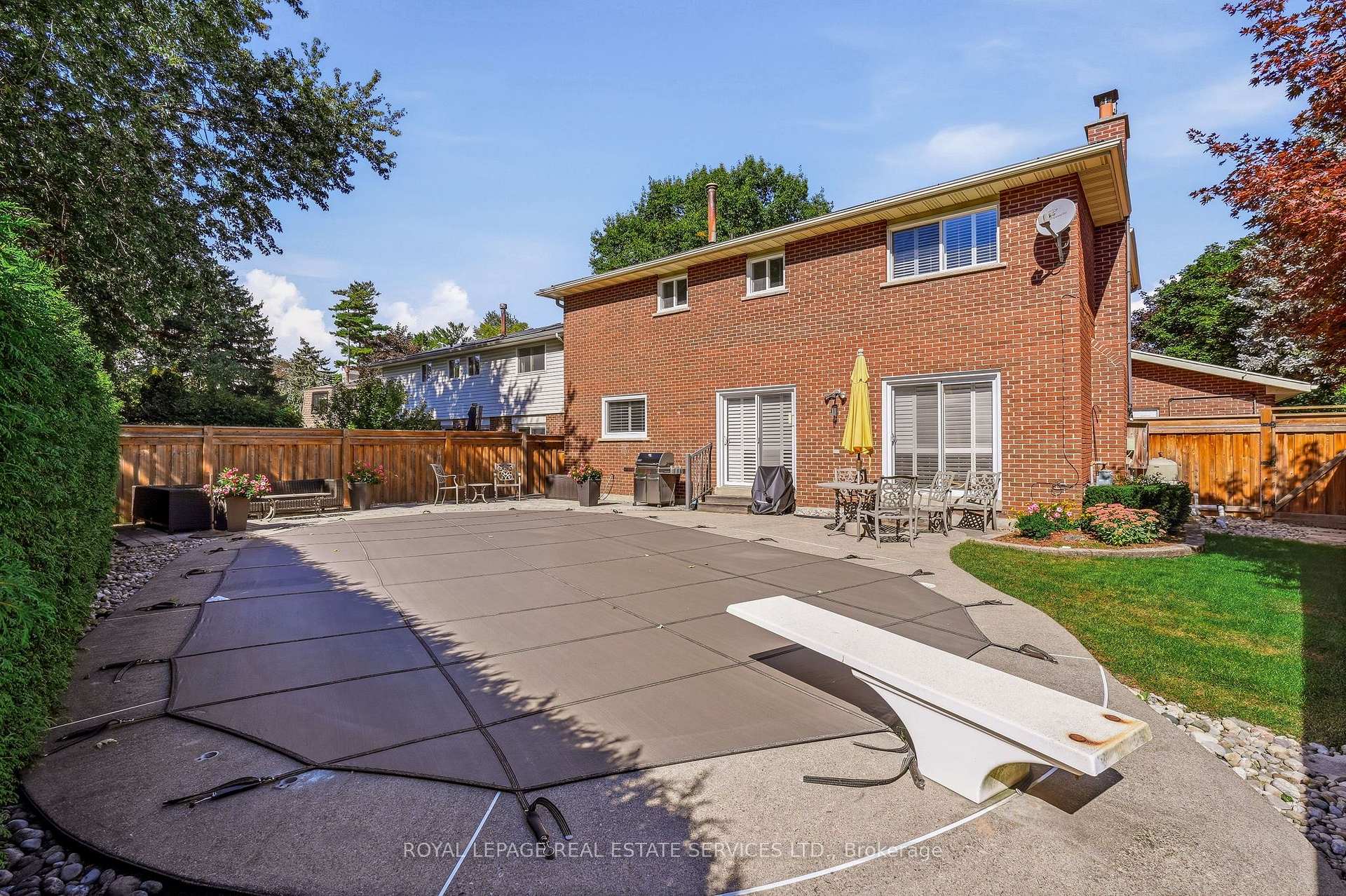 Photo 45 of 200 All Saints Crescent, Oakville, Ford — HOMEH