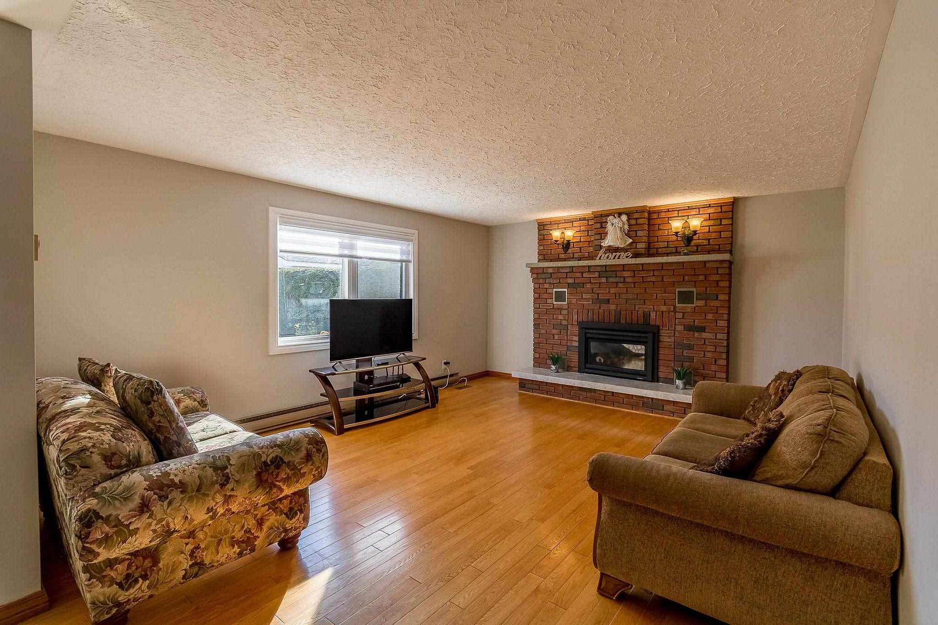 Photo 11 of 30 Highcrest Street, Sault Ste Marie, Ward 3 — HOMEH