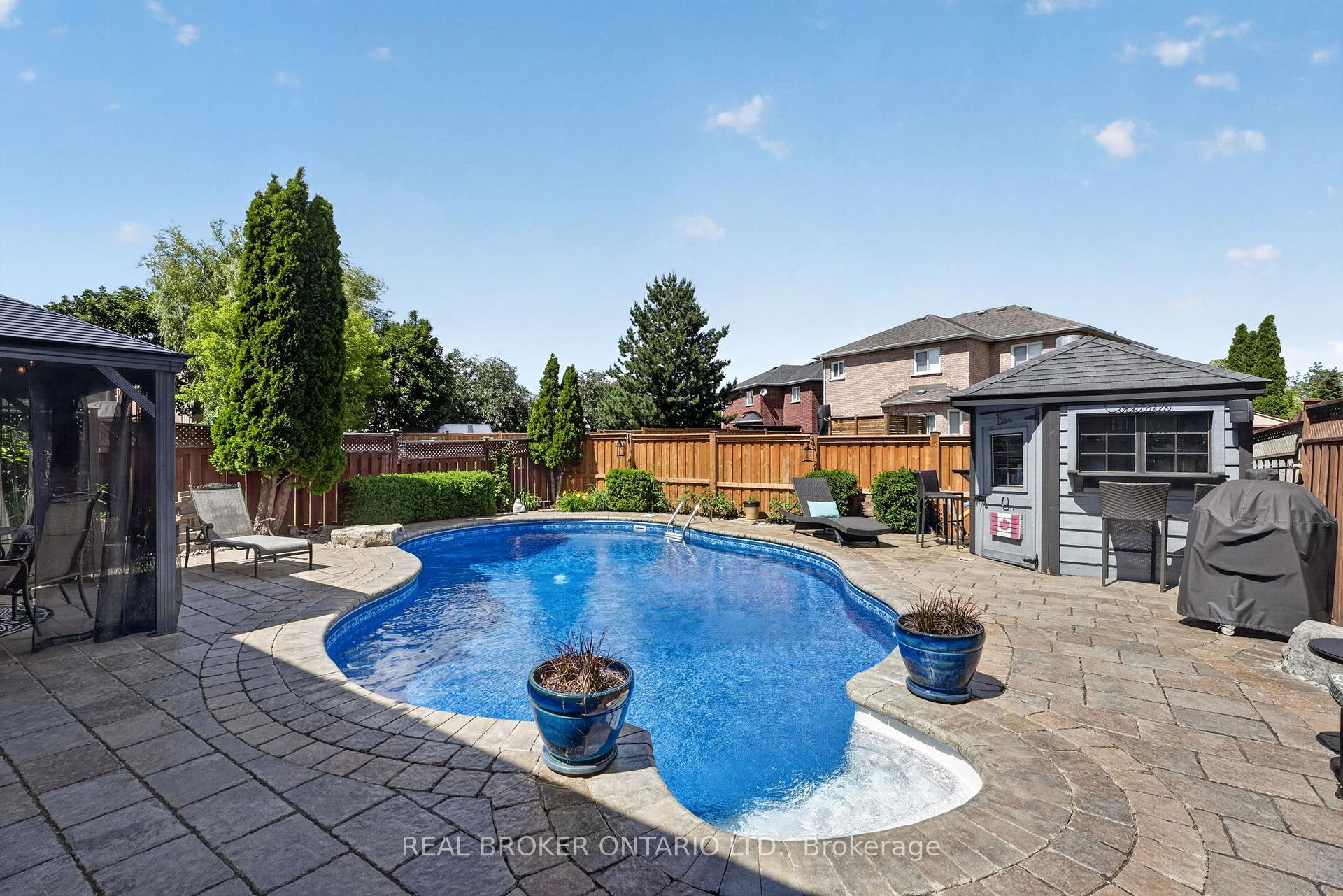 Photo 2 of 74 Harley Avenue, Halton Hills, Georgetown — HOMEH
