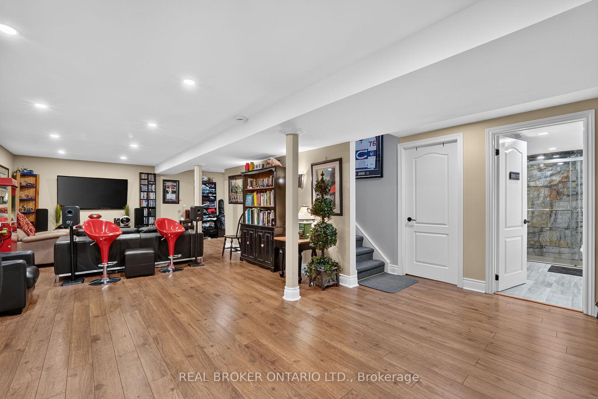 Photo 32 of 74 Harley Avenue, Halton Hills, Georgetown — HOMEH