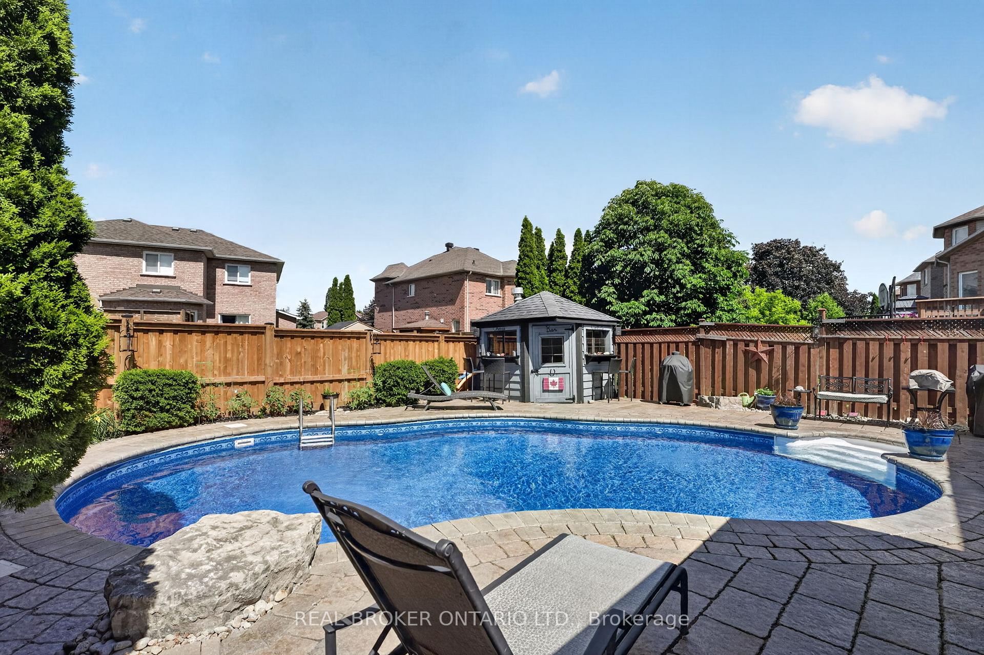 Photo 44 of 74 Harley Avenue, Halton Hills, Georgetown — HOMEH