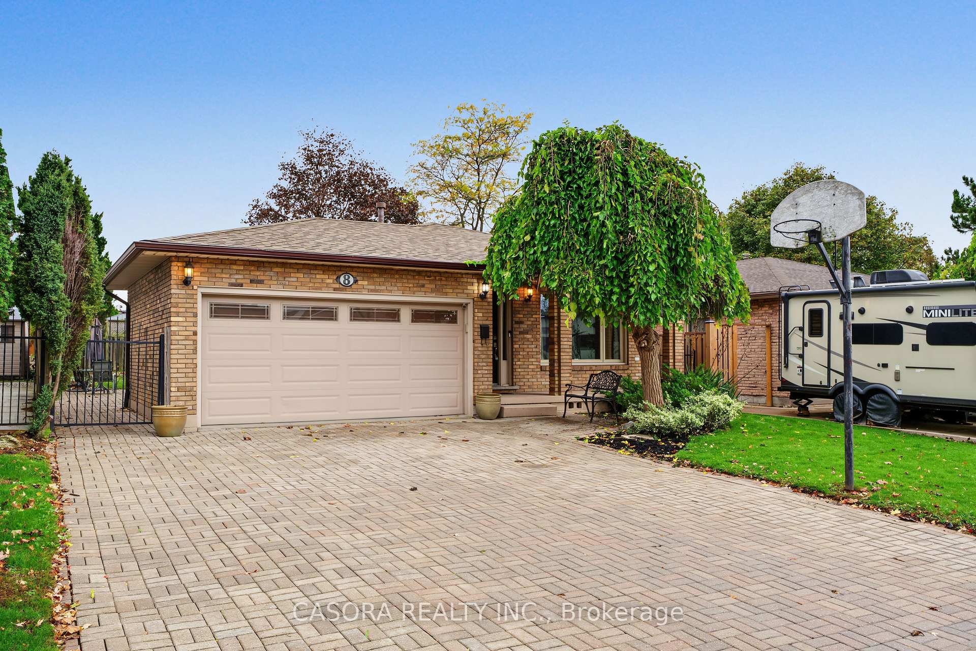 Photo 1 of 8 Valanna Court, Hamilton, Gurnett — HOMEH