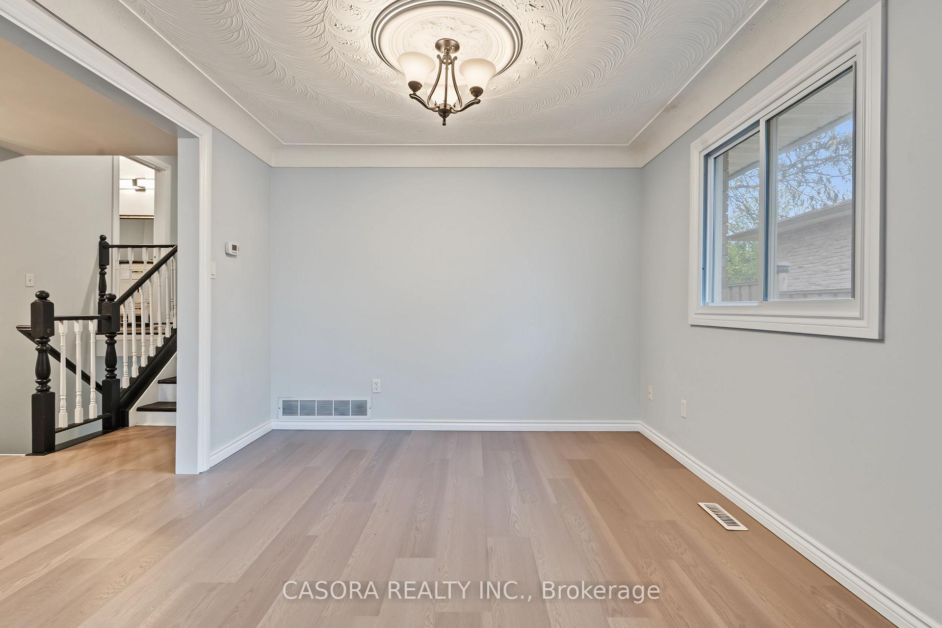 Photo 9 of 8 Valanna Court, Hamilton, Gurnett — HOMEH