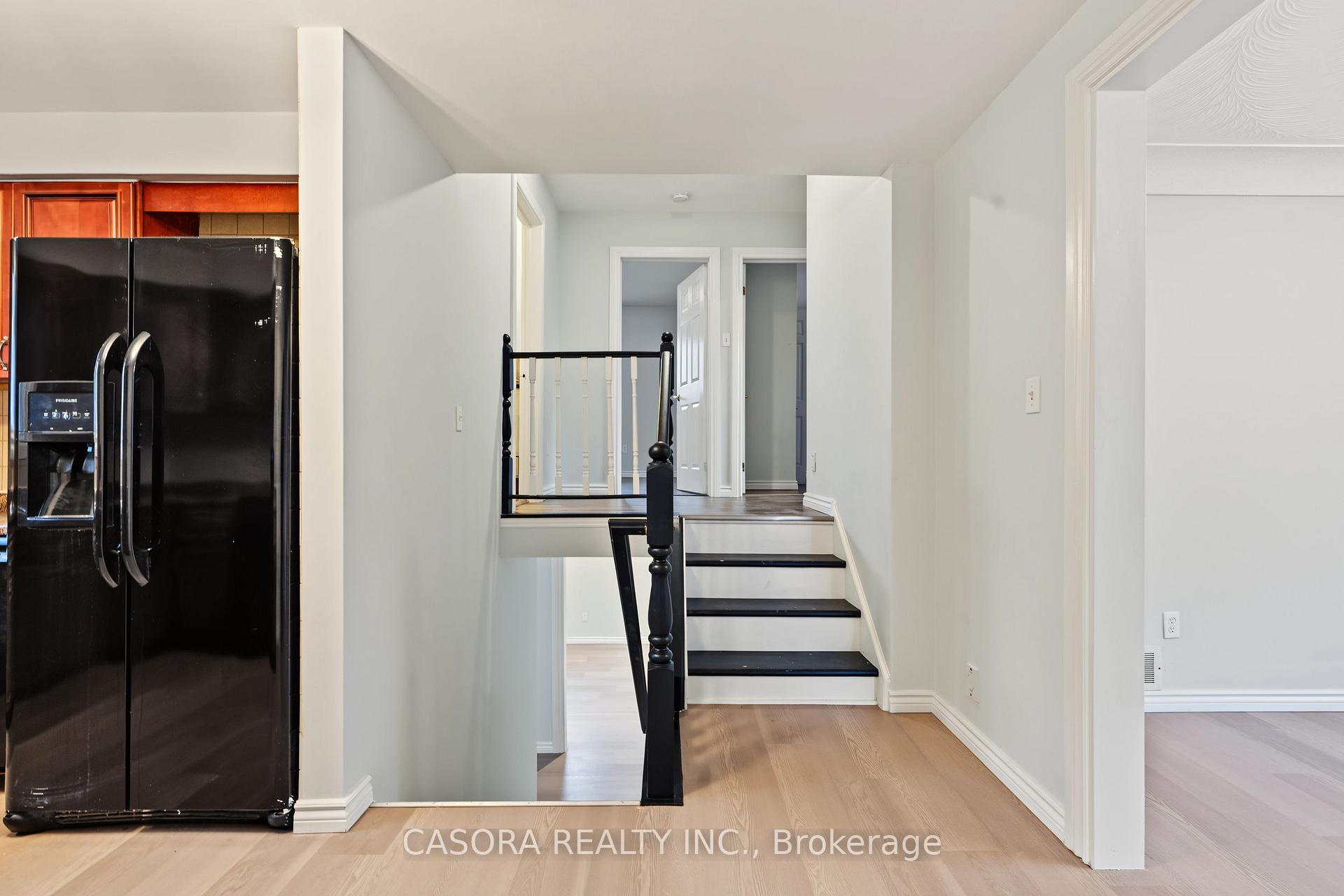Photo 13 of 8 Valanna Court, Hamilton, Gurnett — HOMEH