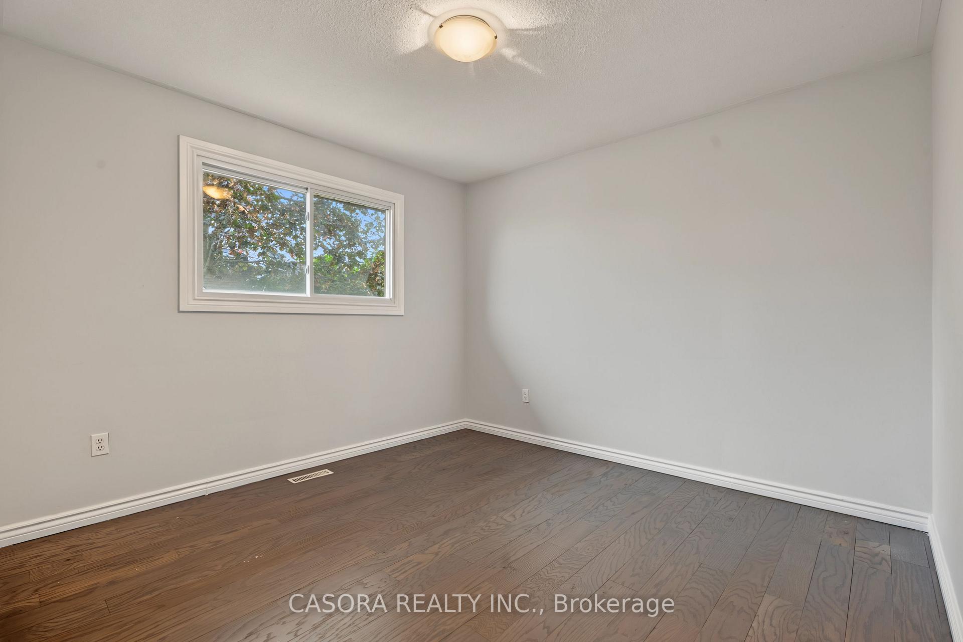 Photo 20 of 8 Valanna Court, Hamilton, Gurnett — HOMEH