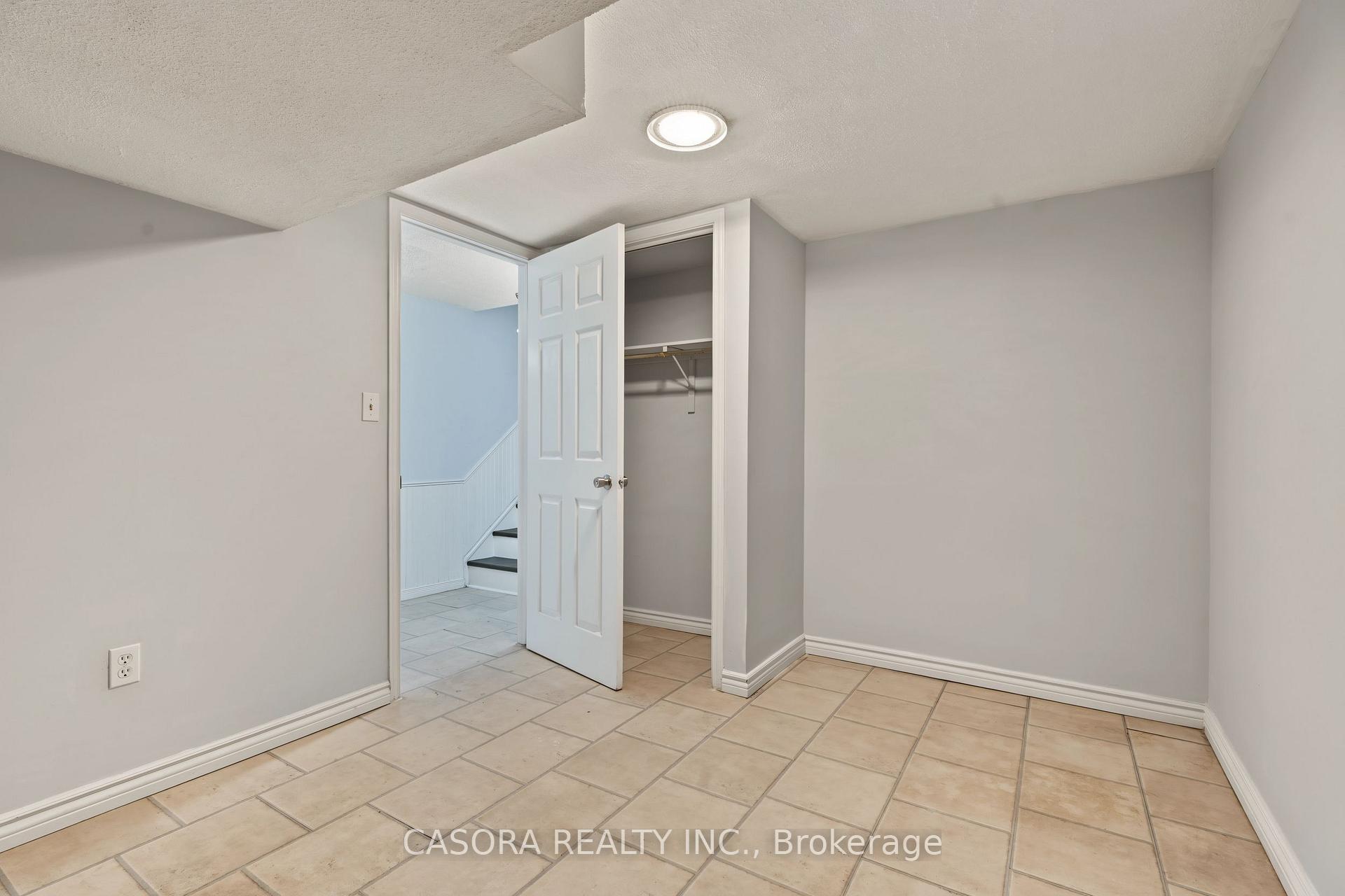 Photo 32 of 8 Valanna Court, Hamilton, Gurnett — HOMEH