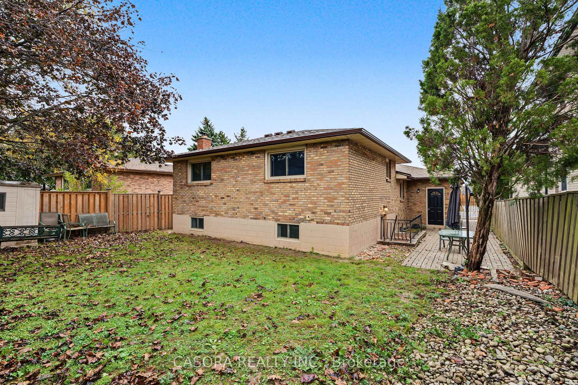 Photo 41 of 8 Valanna Court, Hamilton, Gurnett — HOMEH