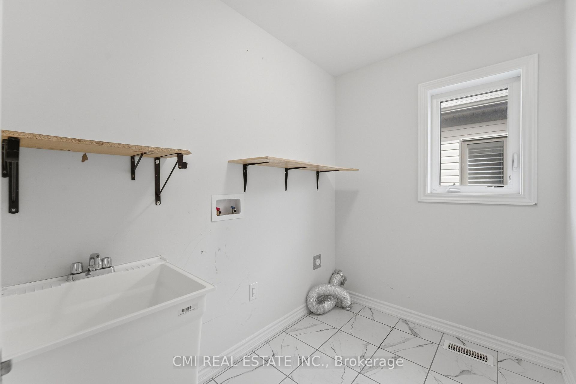 Photo 32 of 68 Lillian Way, Haldimand — HOMEH