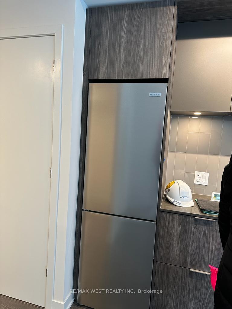 Photo 5 of Unit 706, 130 River Street E, Toronto, Regent Park — HOMEH
