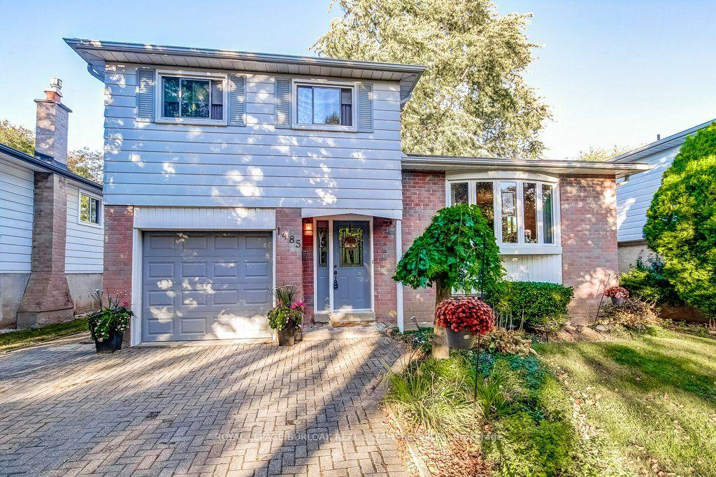 Photo 4 of 1485 Newlands Crescent, Burlington, Palmer — HOMEH