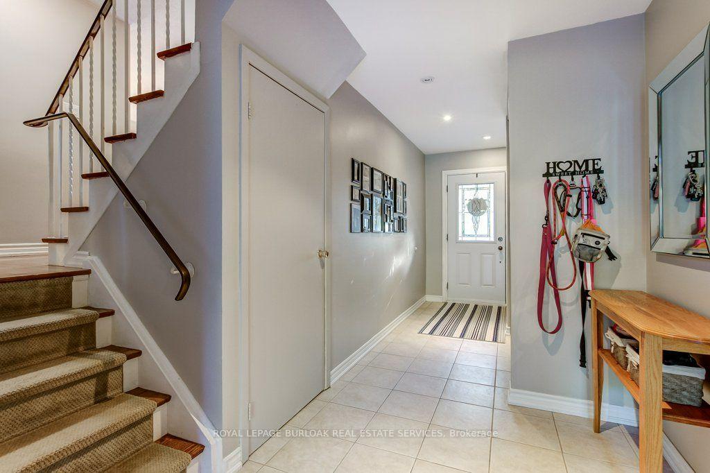 Photo 7 of 1485 Newlands Crescent, Burlington, Palmer — HOMEH