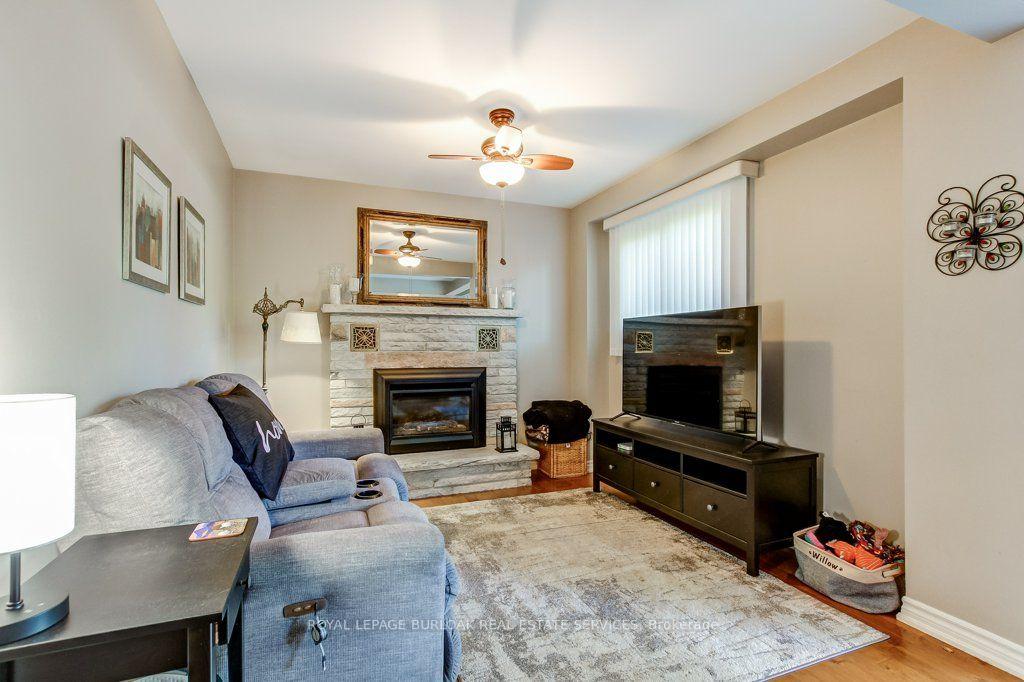 Photo 8 of 1485 Newlands Crescent, Burlington, Palmer — HOMEH