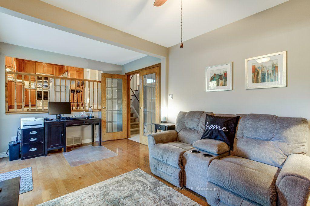 Photo 9 of 1485 Newlands Crescent, Burlington, Palmer — HOMEH