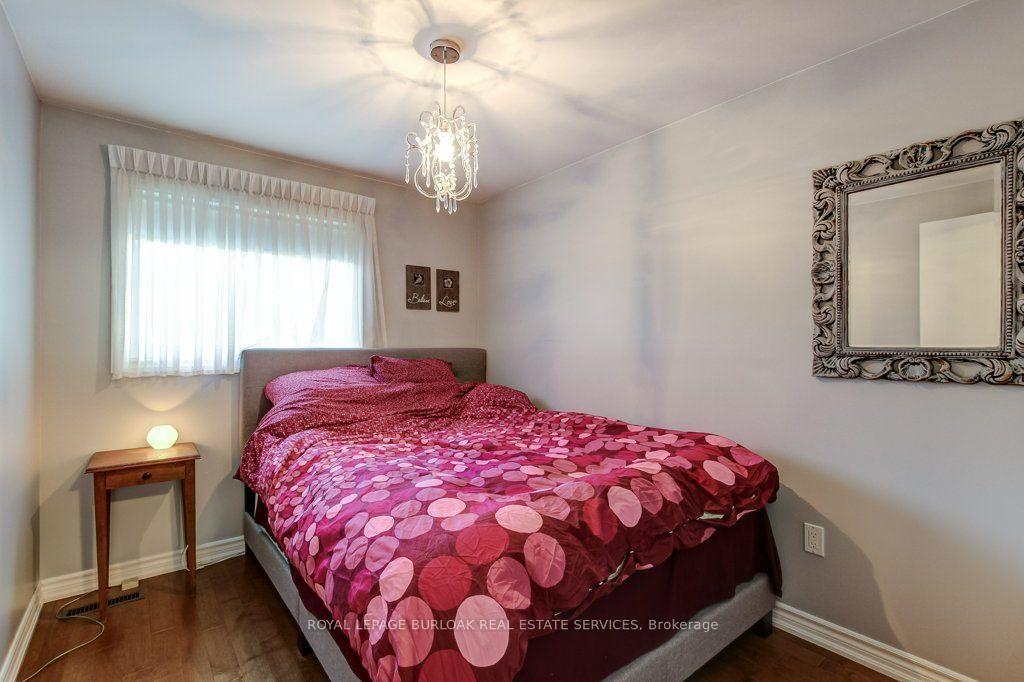 Photo 20 of 1485 Newlands Crescent, Burlington, Palmer — HOMEH