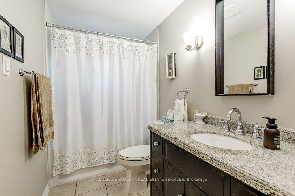 Photo 24 of 1485 Newlands Crescent, Burlington, Palmer — HOMEH