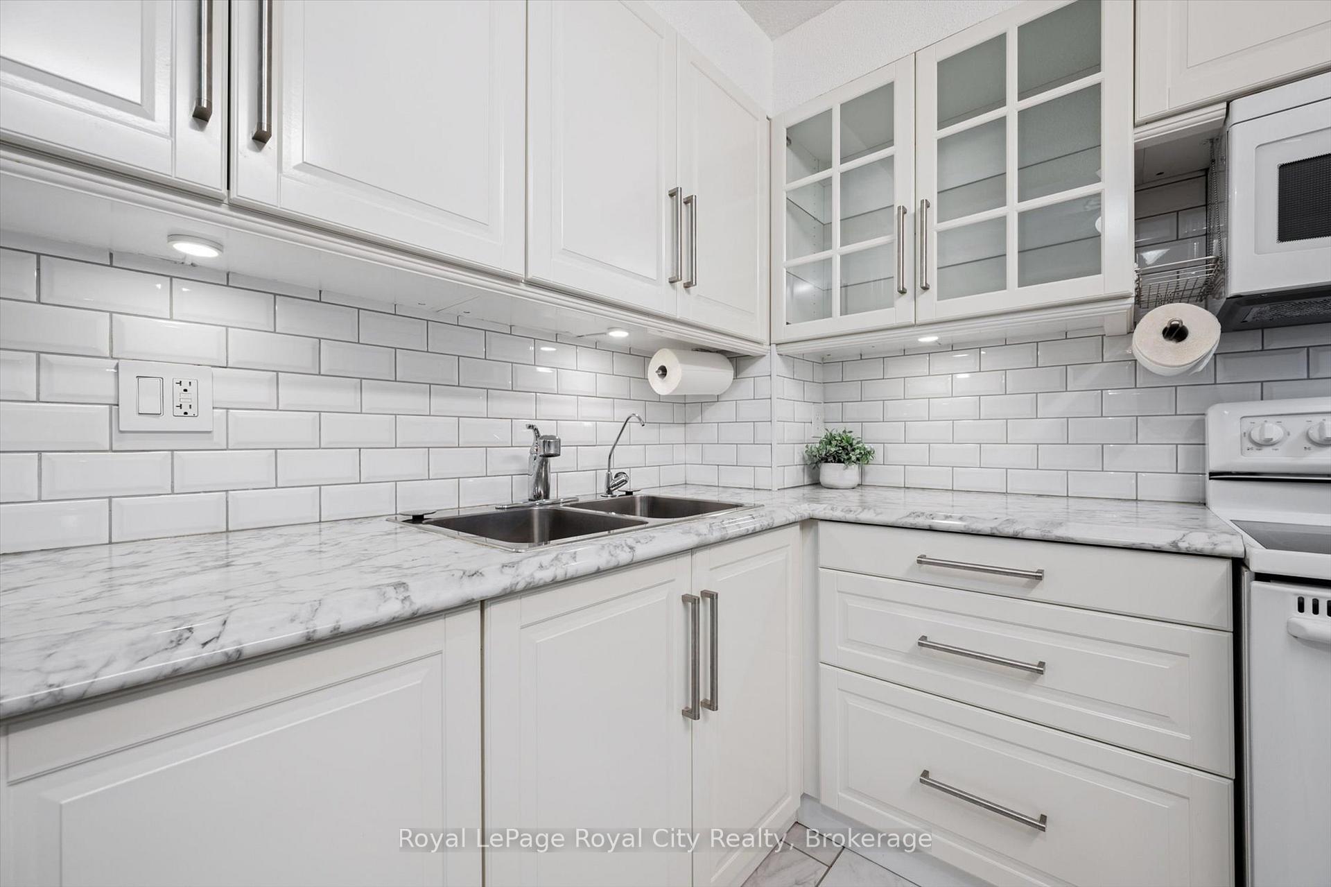 Photo 18 of Unit 607, 93 Westwood Road, Guelph, Willow West/Sugarbush/West Acres — HOMEH