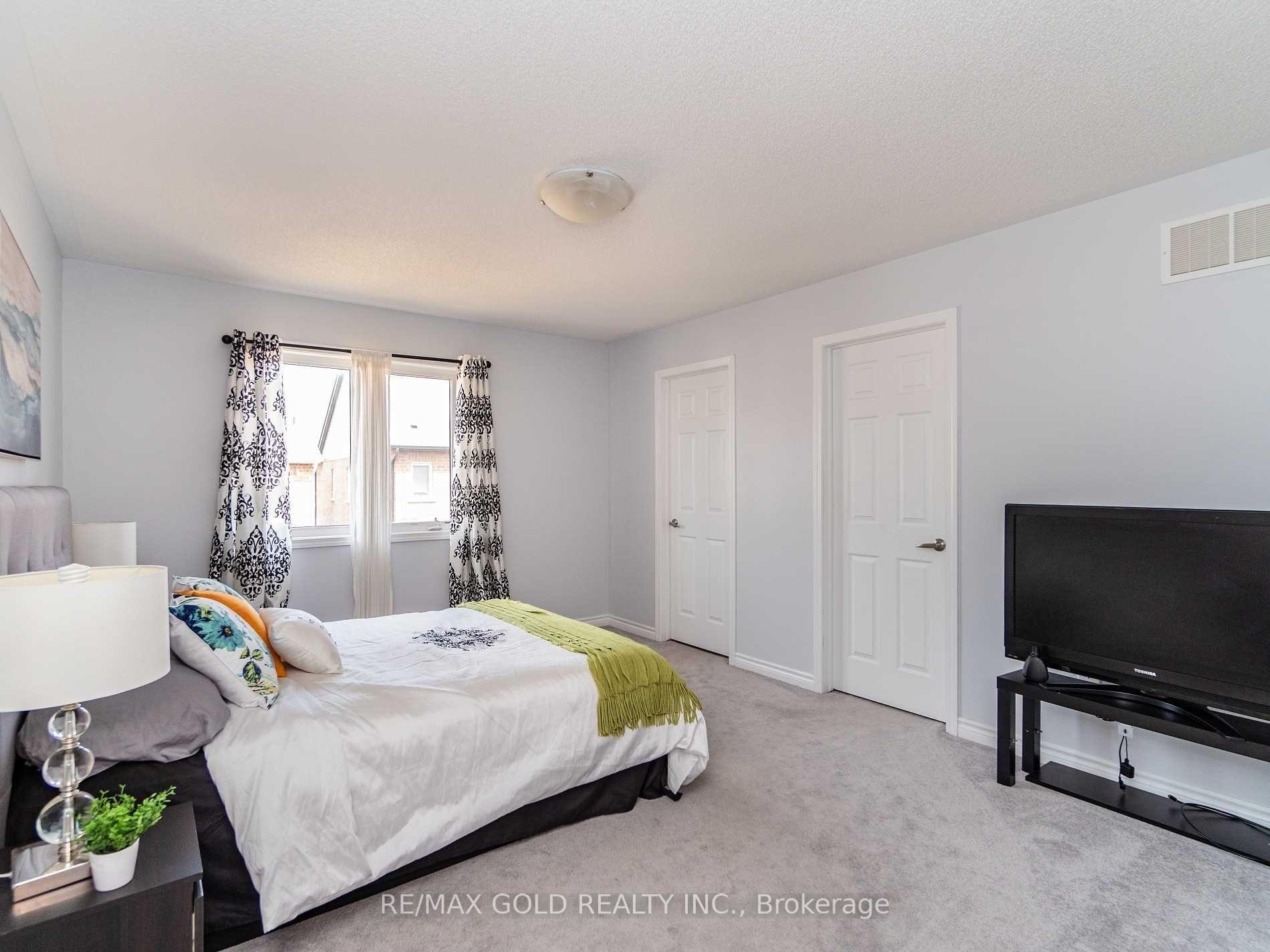 Photo 13 of 102 Leadenhall Road, Brampton, Northwest Brampton — HOMEH