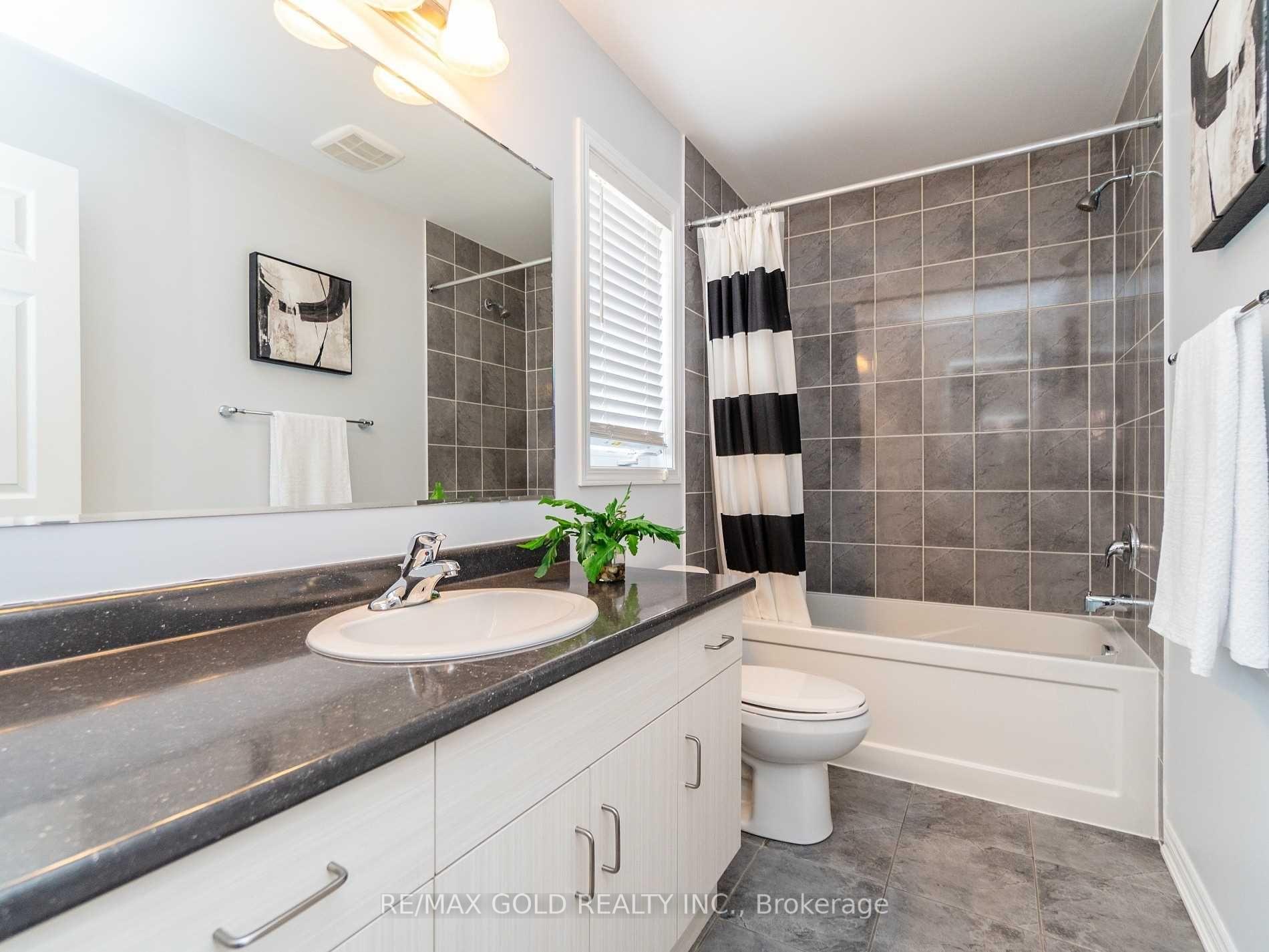 Photo 14 of 102 Leadenhall Road, Brampton, Northwest Brampton — HOMEH