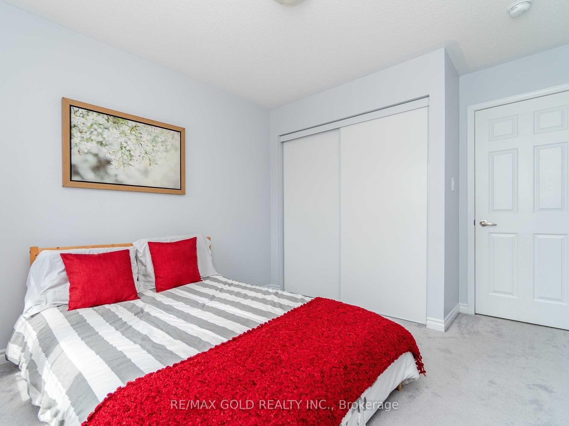 Photo 15 of 102 Leadenhall Road, Brampton, Northwest Brampton — HOMEH