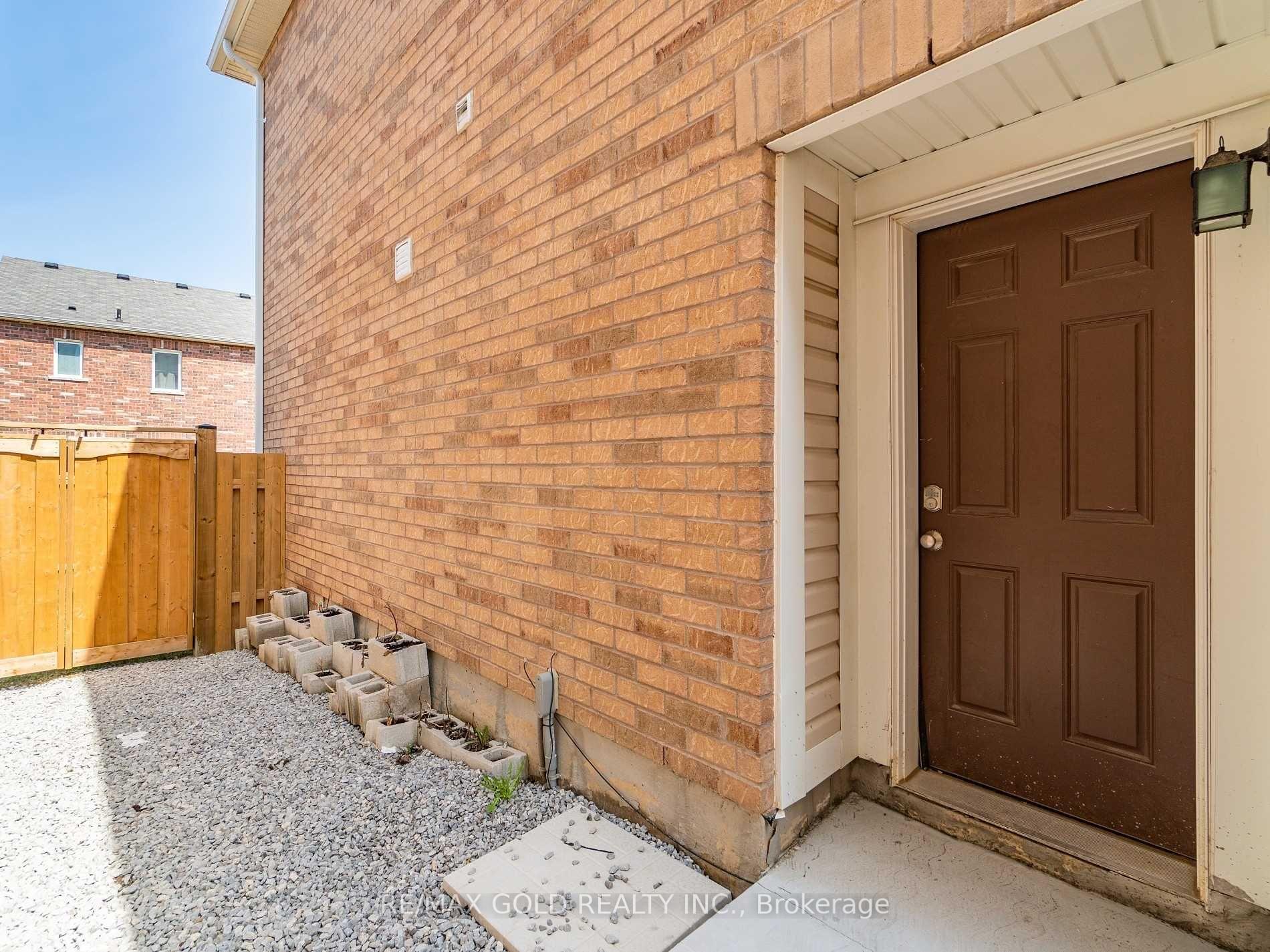 Photo 19 of 102 Leadenhall Road, Brampton, Northwest Brampton — HOMEH