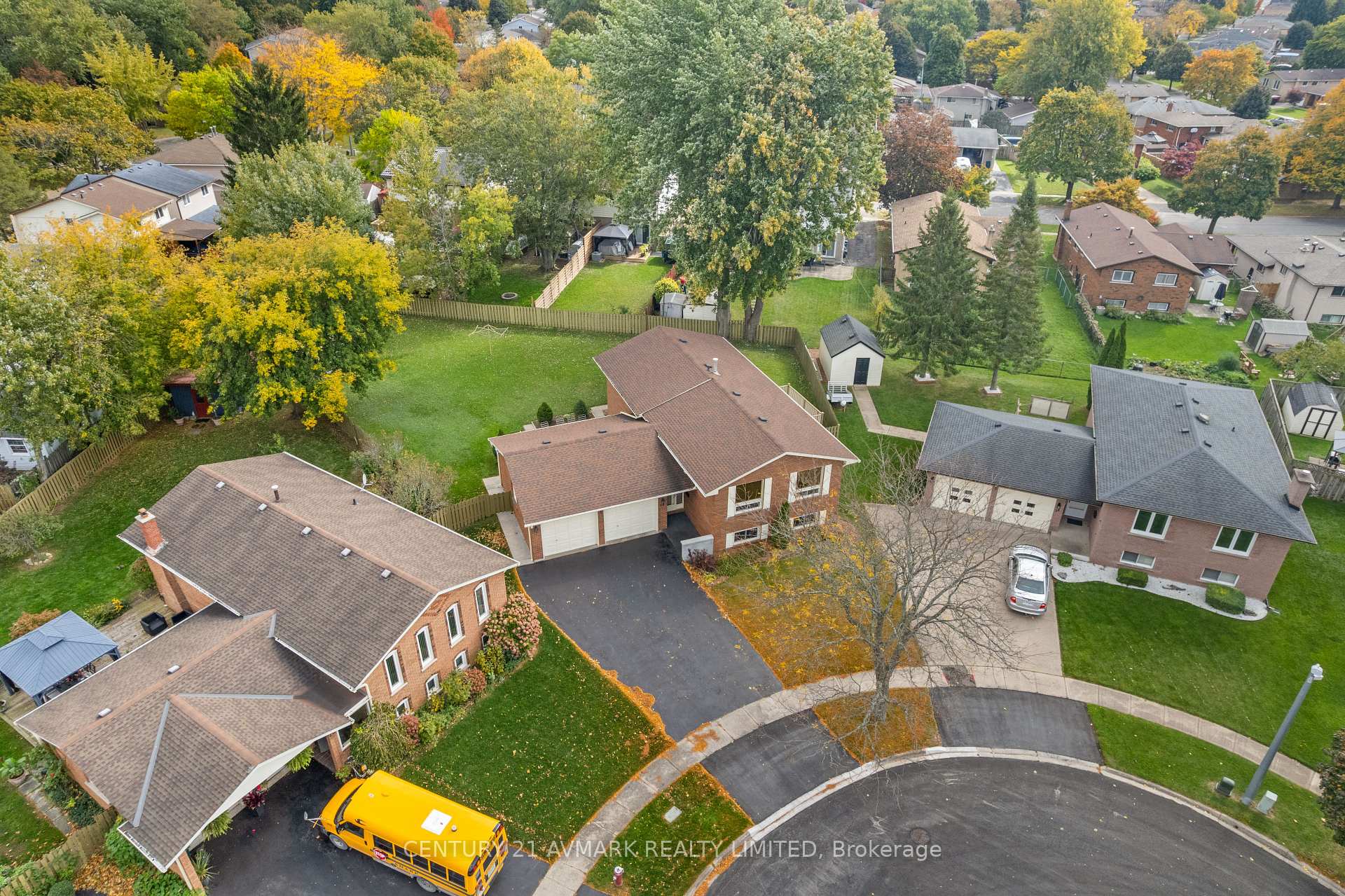 Photo 36 of 24 Huntington Circle, Welland, N. Welland — HOMEH