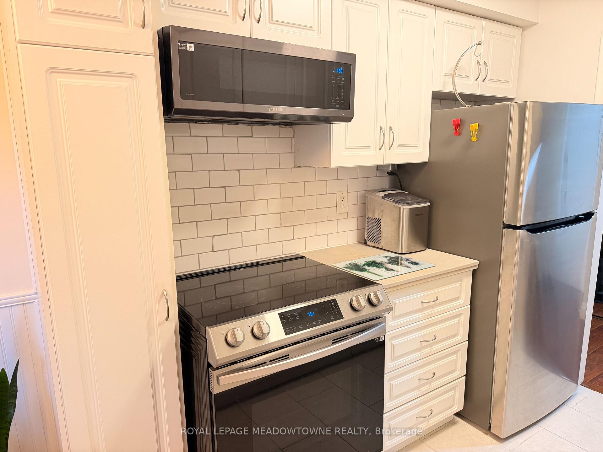 Photo 13 of Unit 411, 11 Woodman Drive, Hamilton, Corman — HOMEH