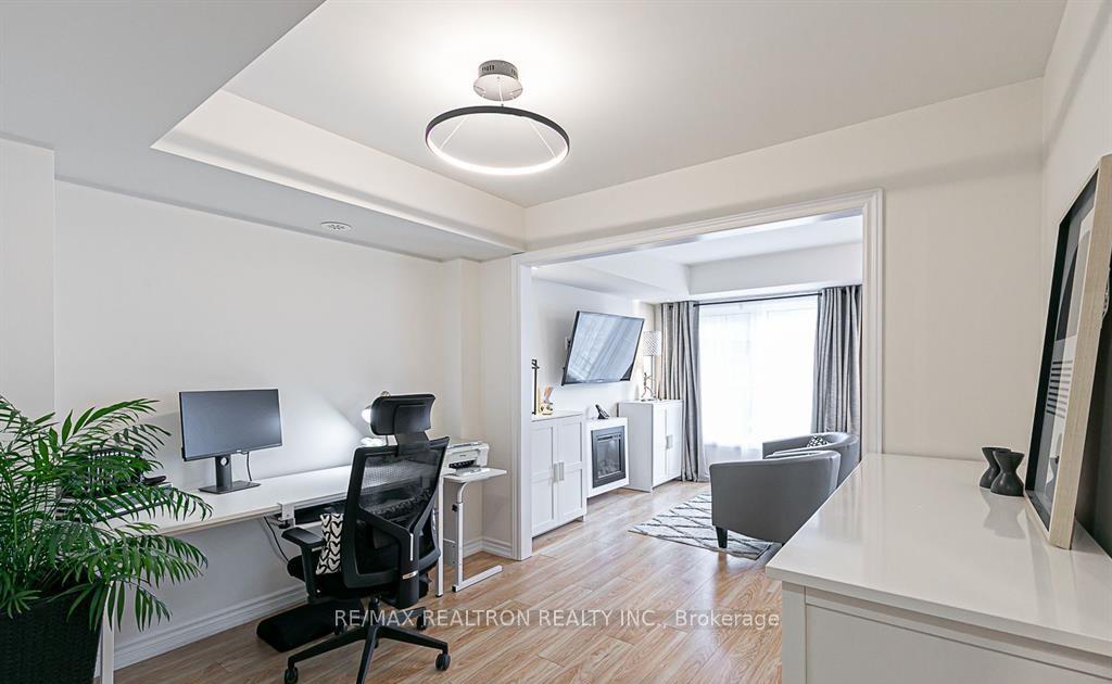Photo 9 of Unit 11, 181 Parktree Drive, Vaughan, Maple — HOMEH