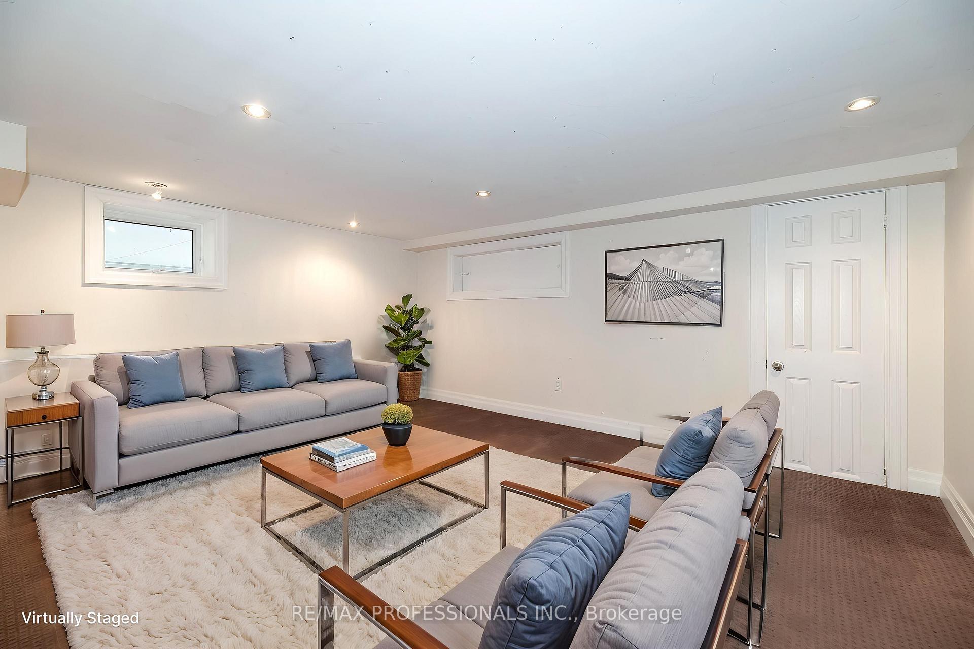 Photo 25 of 61 Grenview Boulevard N, Etobicoke, Kingsway South — HOMEH