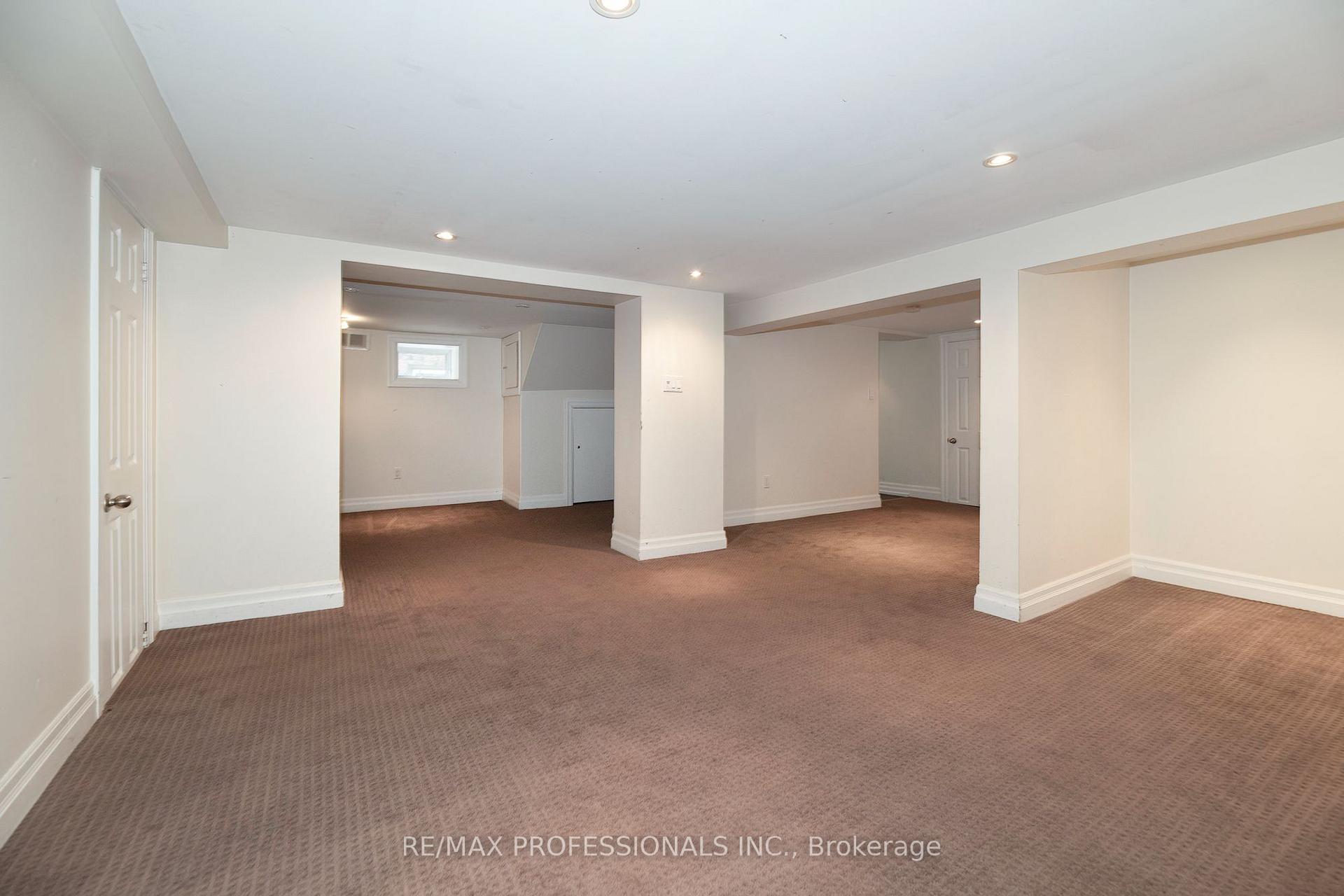 Photo 26 of 61 Grenview Boulevard N, Etobicoke, Kingsway South — HOMEH