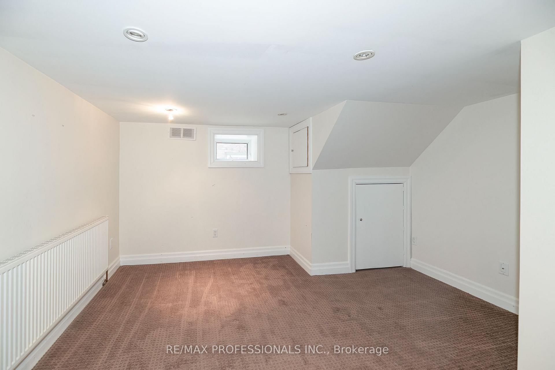Photo 27 of 61 Grenview Boulevard N, Etobicoke, Kingsway South — HOMEH